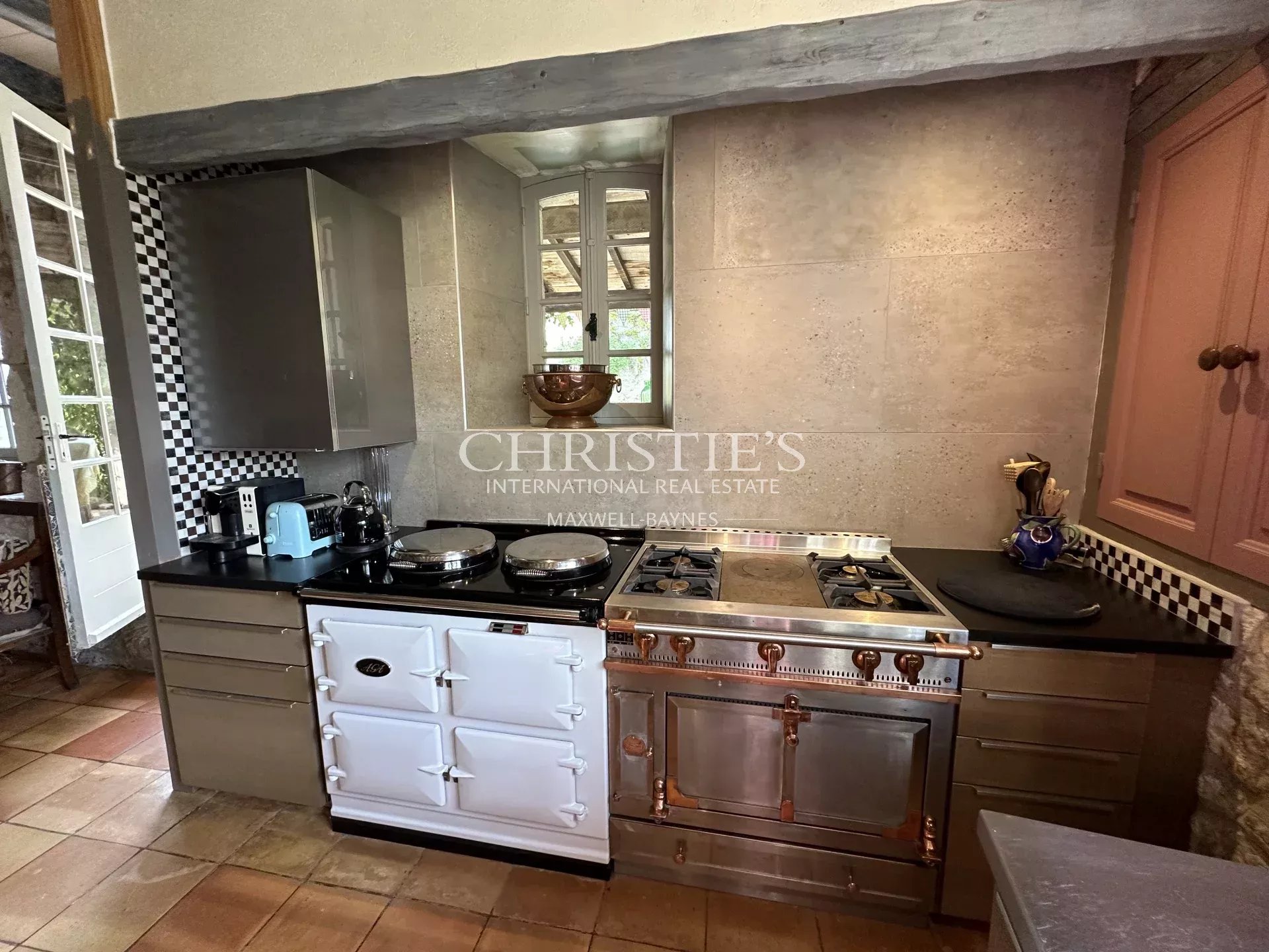 5 Bedroom Chateau's Image 13