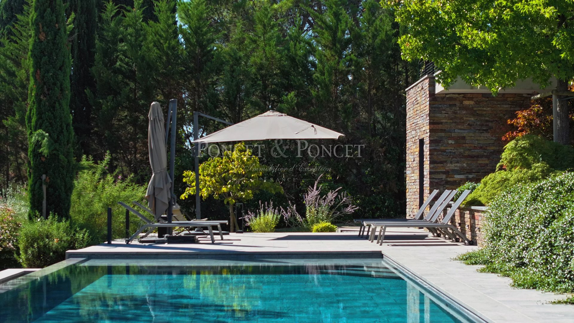 6 Bedroom Villa/Townhouse's Image 9