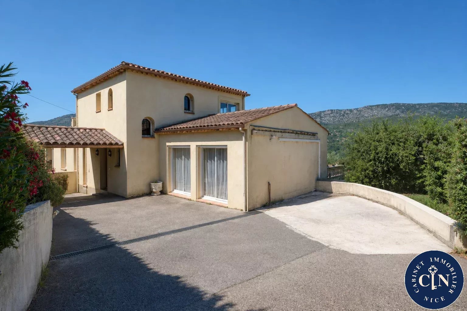Villa 7 pièces 240 m² - Piscine chauffée vue dégagée - Contes — photo 12