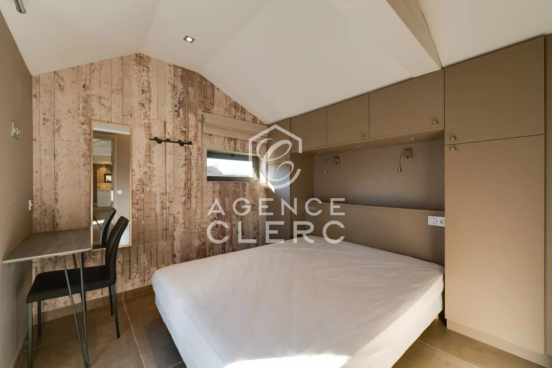 7 Bedroom Villa/Townhouse's Image 23