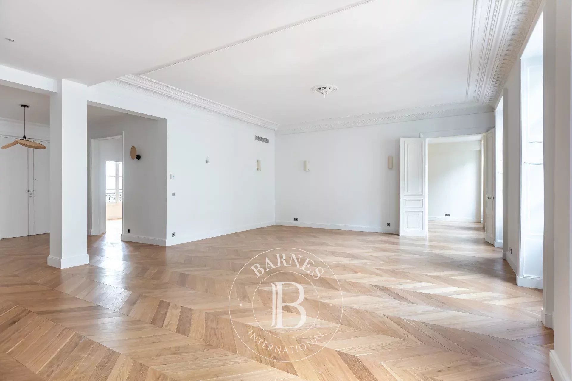 Daire Paris 8ème - picture 27