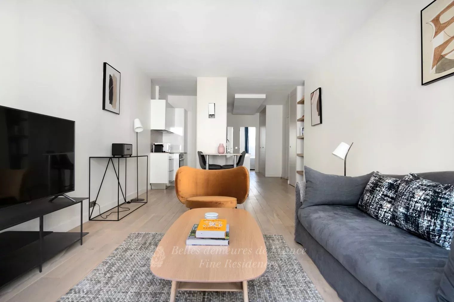 Sale Apartment Paris 8th