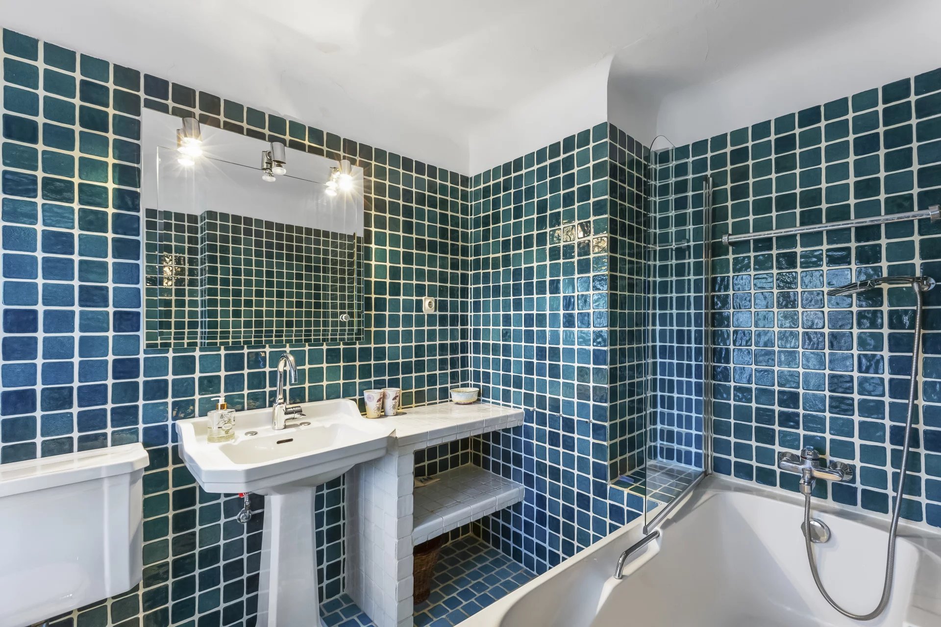 Beautiful house with swimming pool and large grounds - Grasse St Jacques Beautiful house with swimming pool and large grounds - Grasse St Jacques