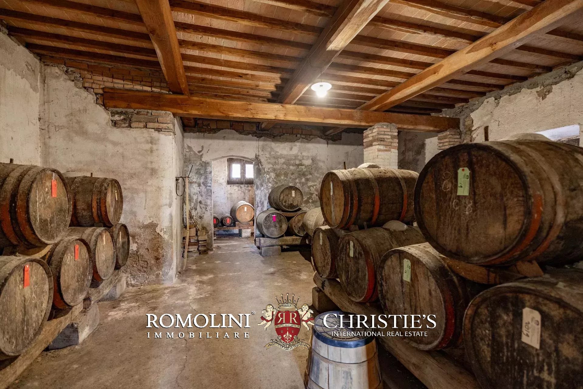 15 Bedroom Vineyard's Image 31