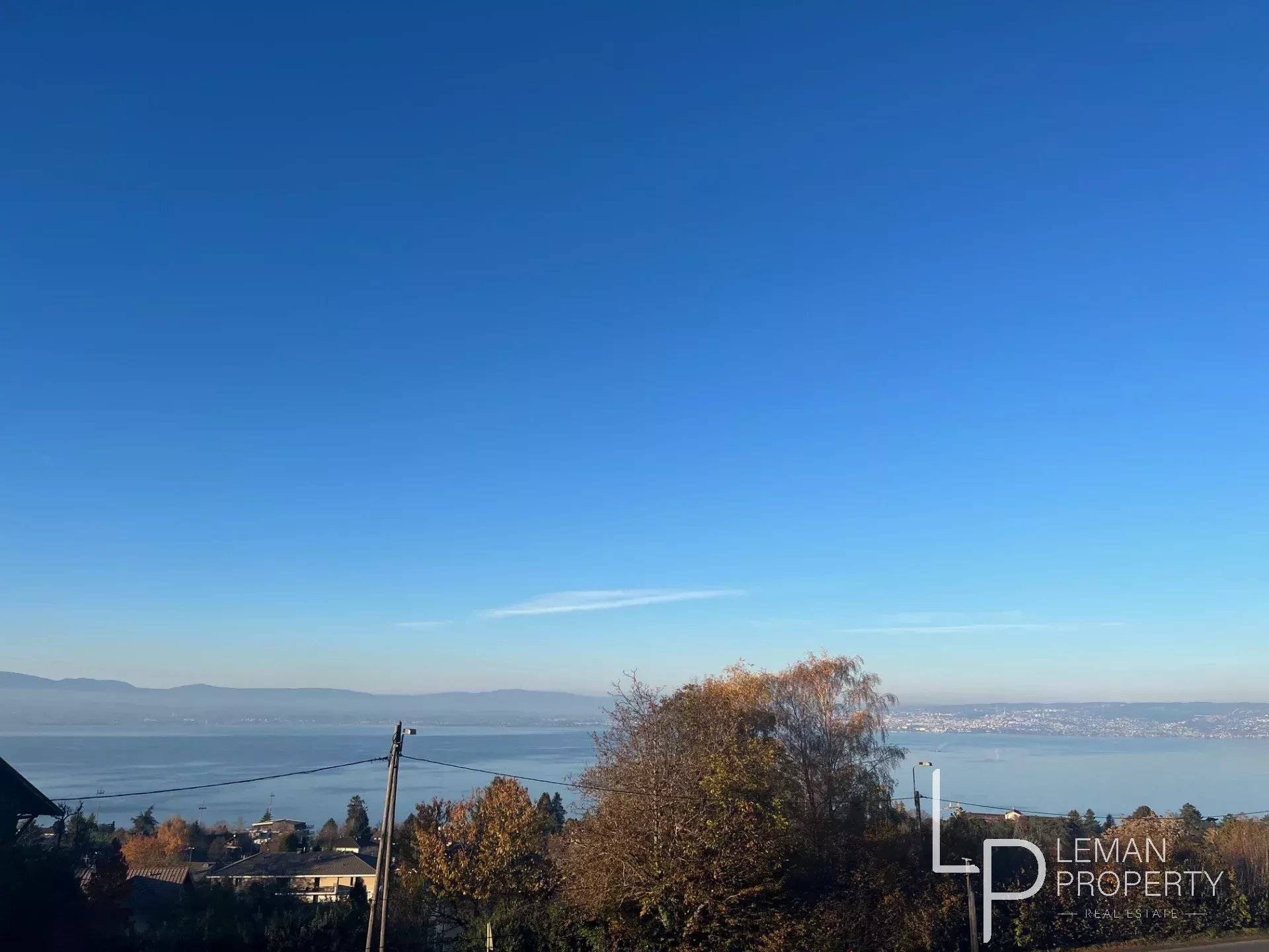 Superbe appartement T4 en attique avec vue lac à Évian