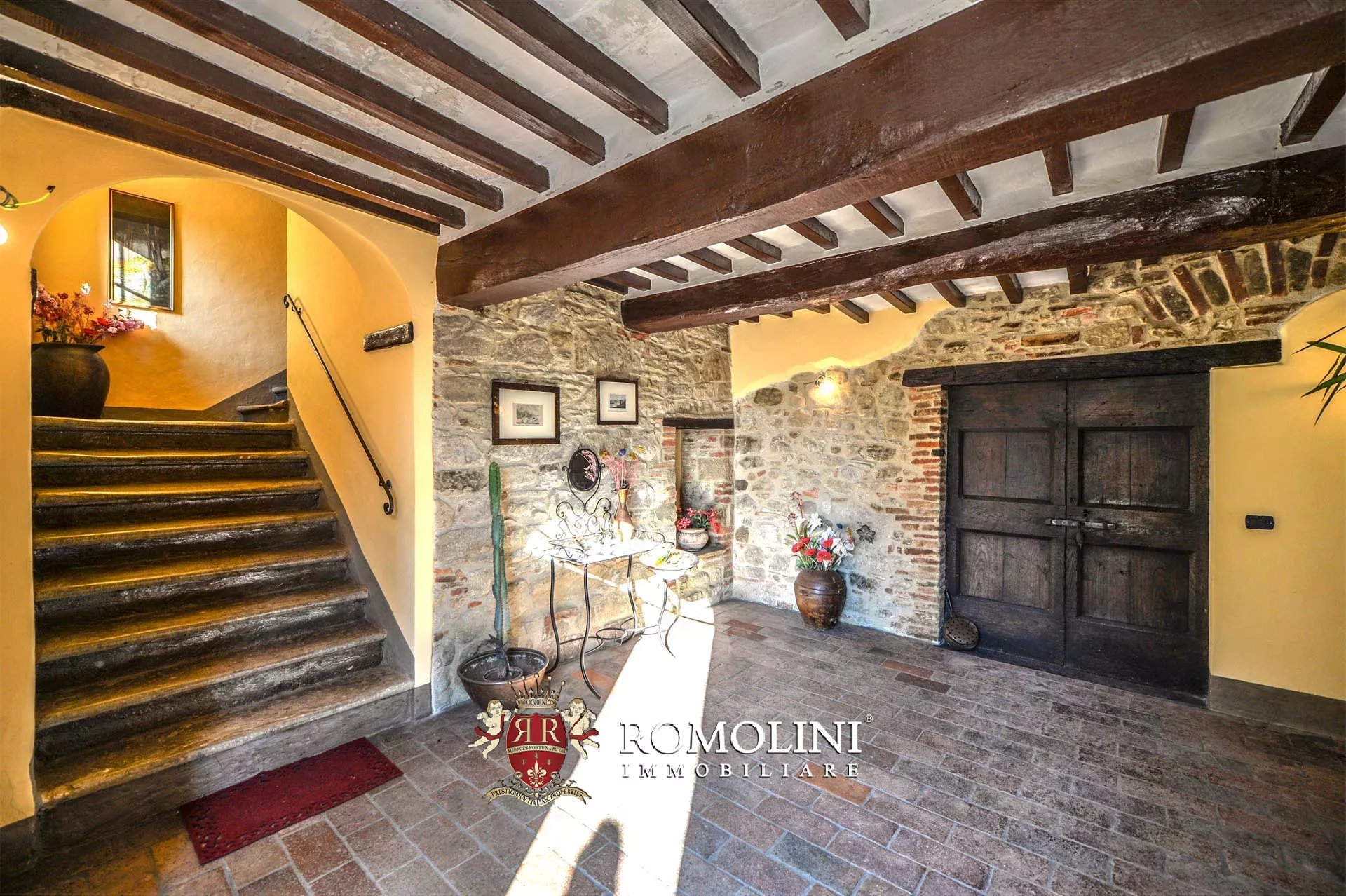 7 Bedroom Villa/Townhouse's Image 21