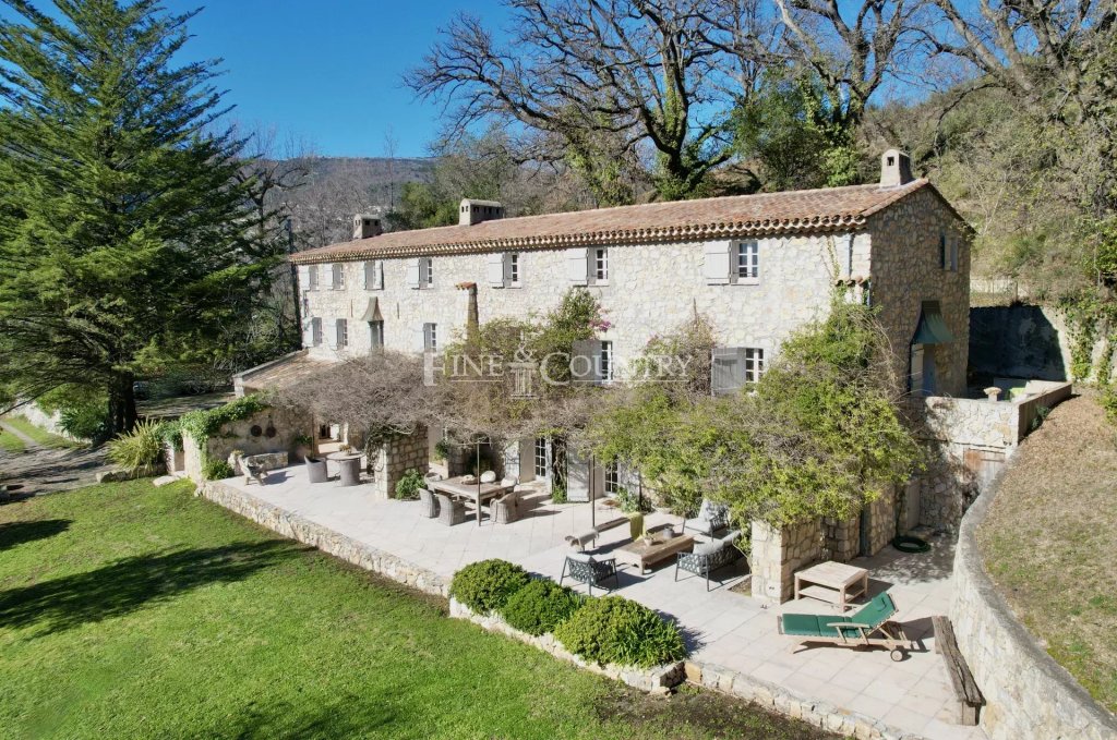 Villa for sale in Chateauneuf de Grasse — 19th Century Stone Mas for sale in Châteauneuf-de-Grasse | Luxury Villa