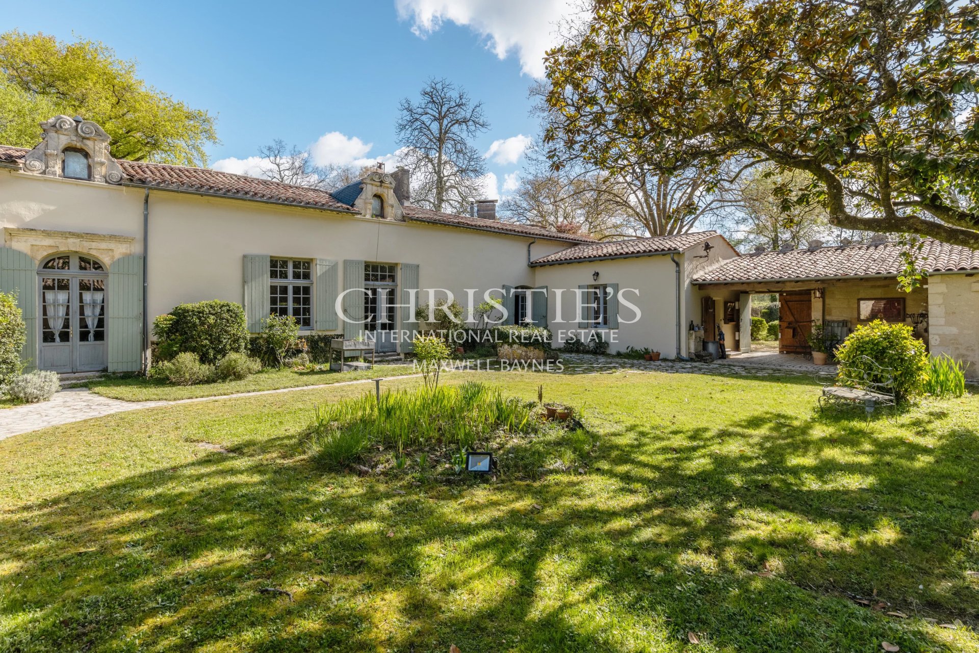 11 Bedroom Villa/Townhouse's Image 14