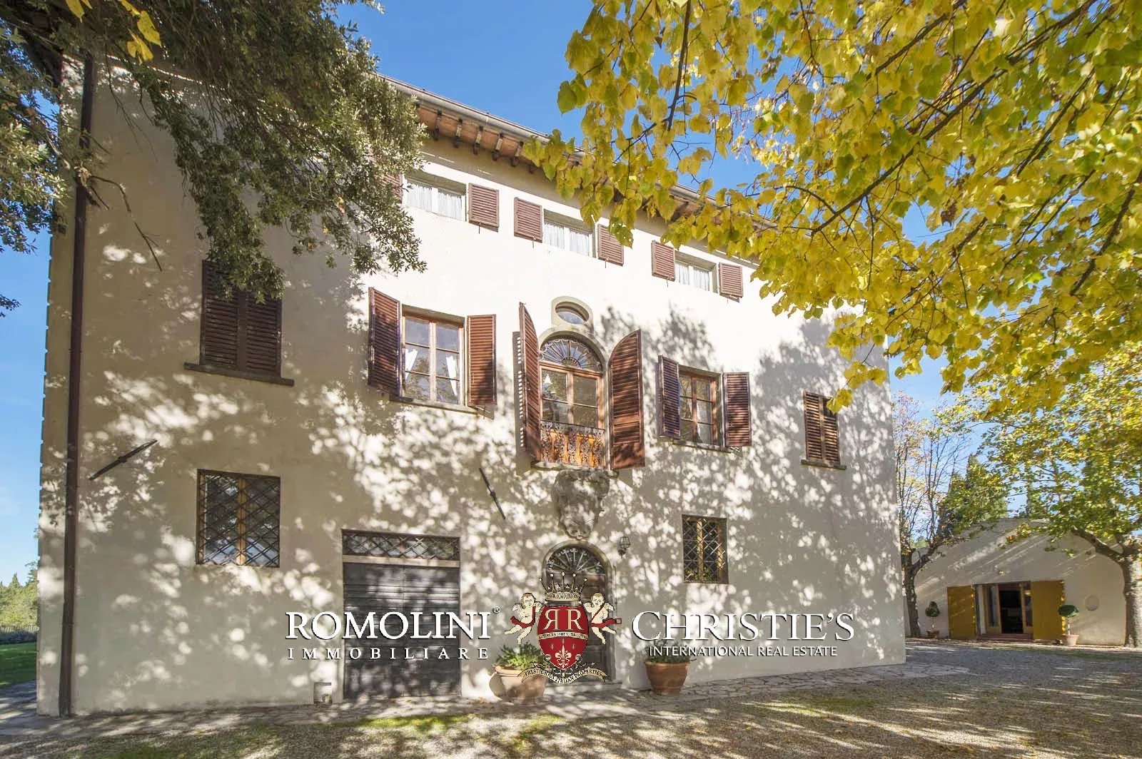 LUXURY HISTORICAL VILLA FOR SALE IN RADDA IN CHIANTI, TUSCANY