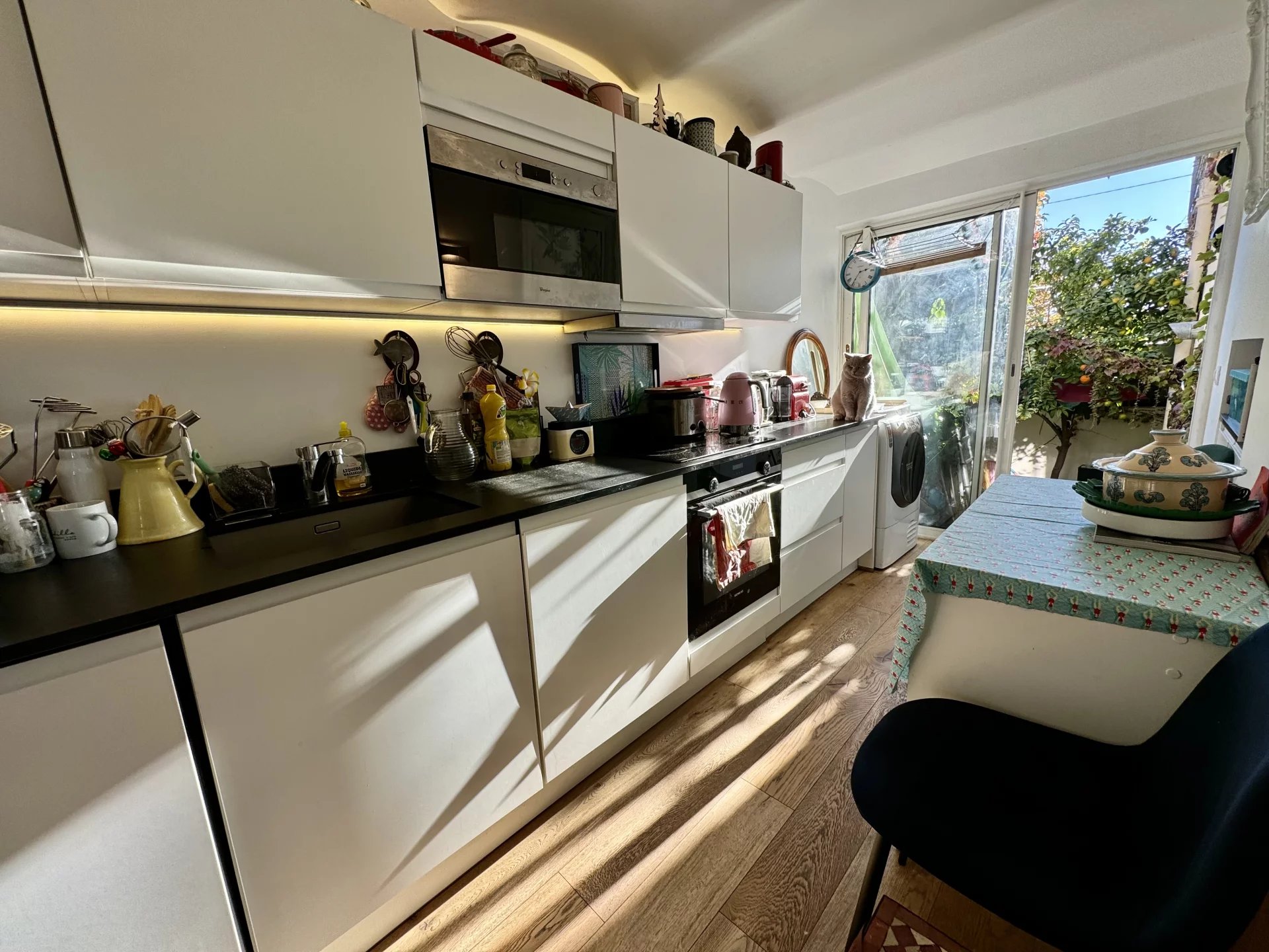  Cannes for sale 2 rooms close to the city center on foot