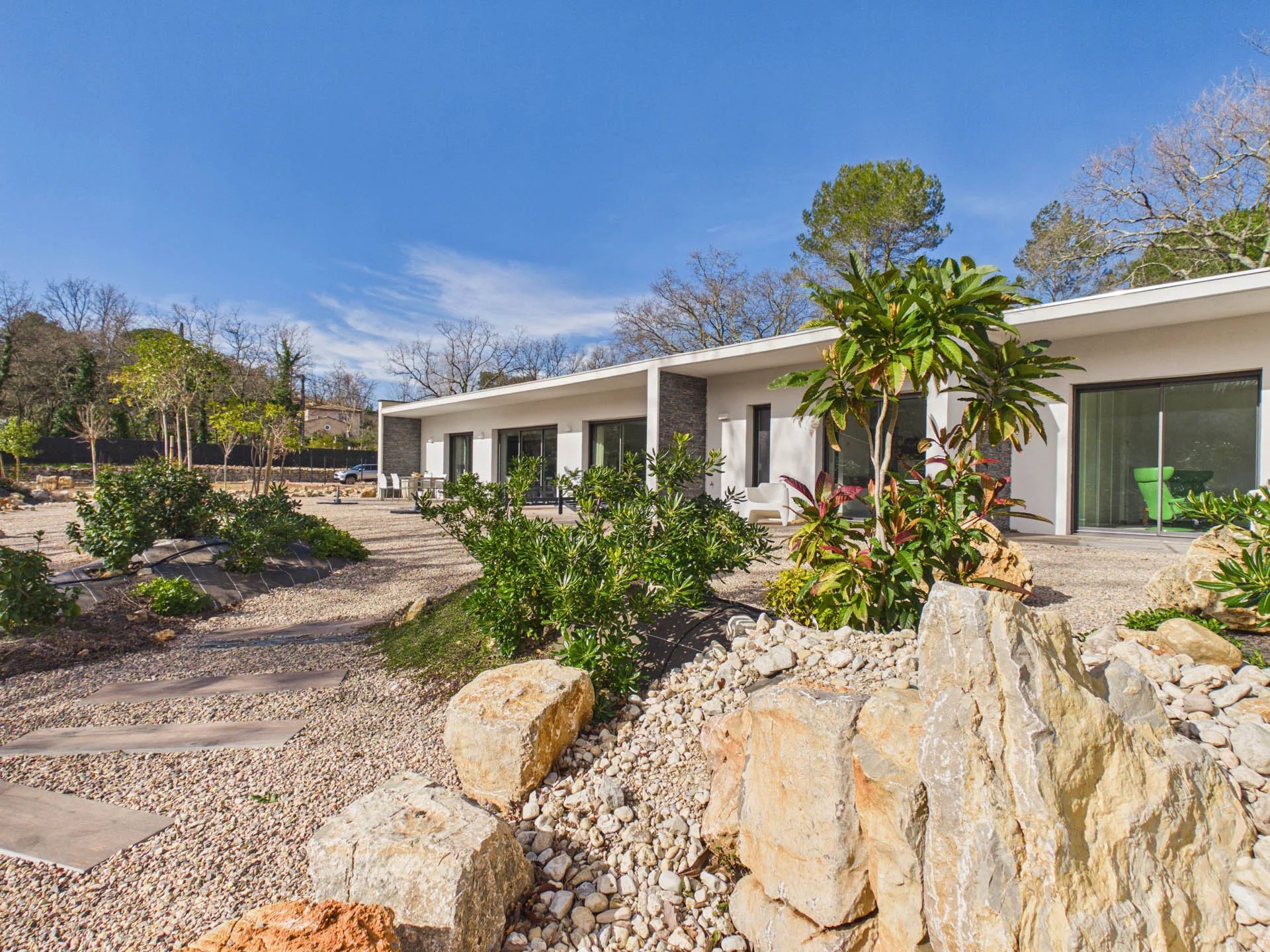 MODERN SINGLE-STOREY VILLA - FAYENCE