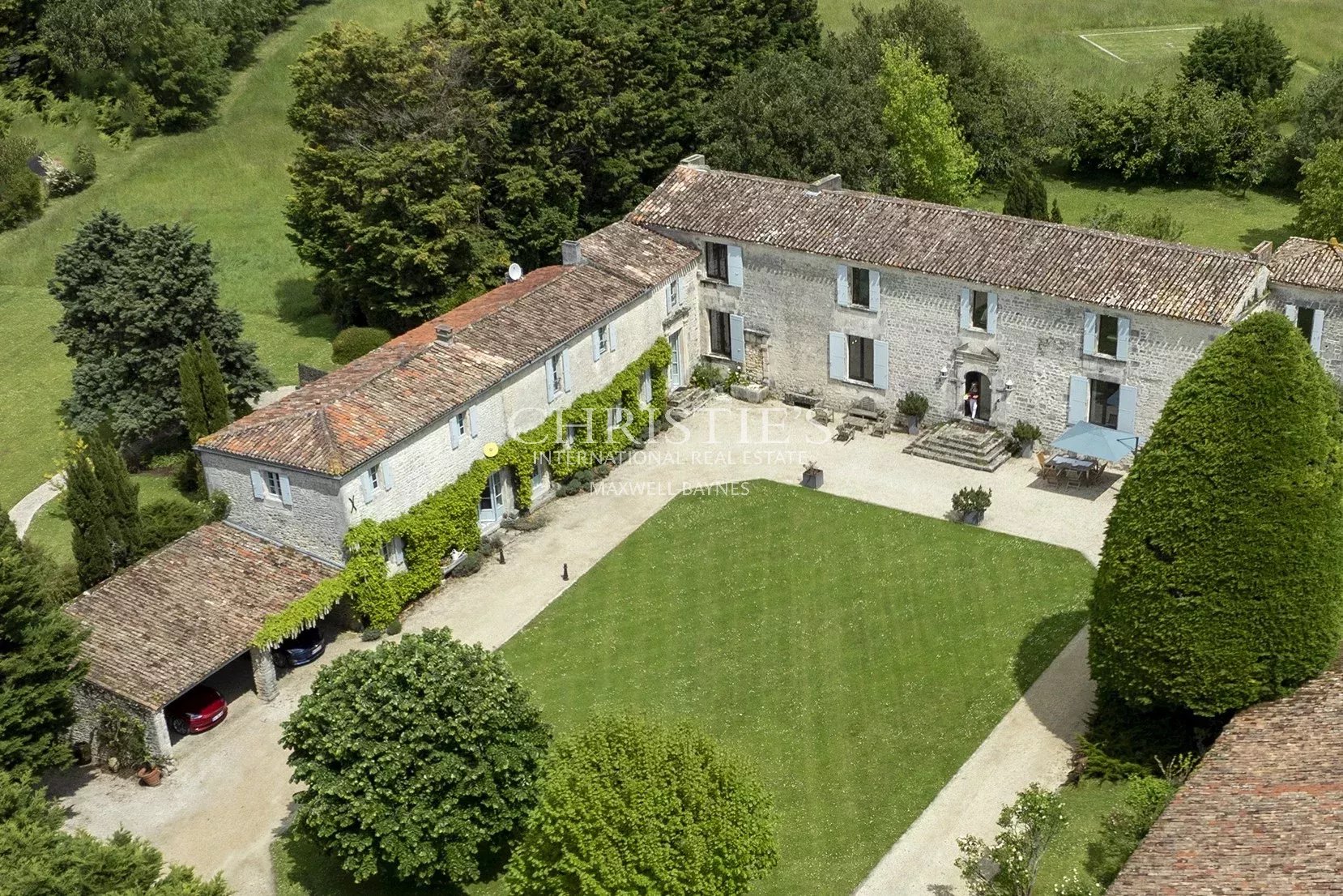 9 Bedroom Villa/Townhouse's Image 29
