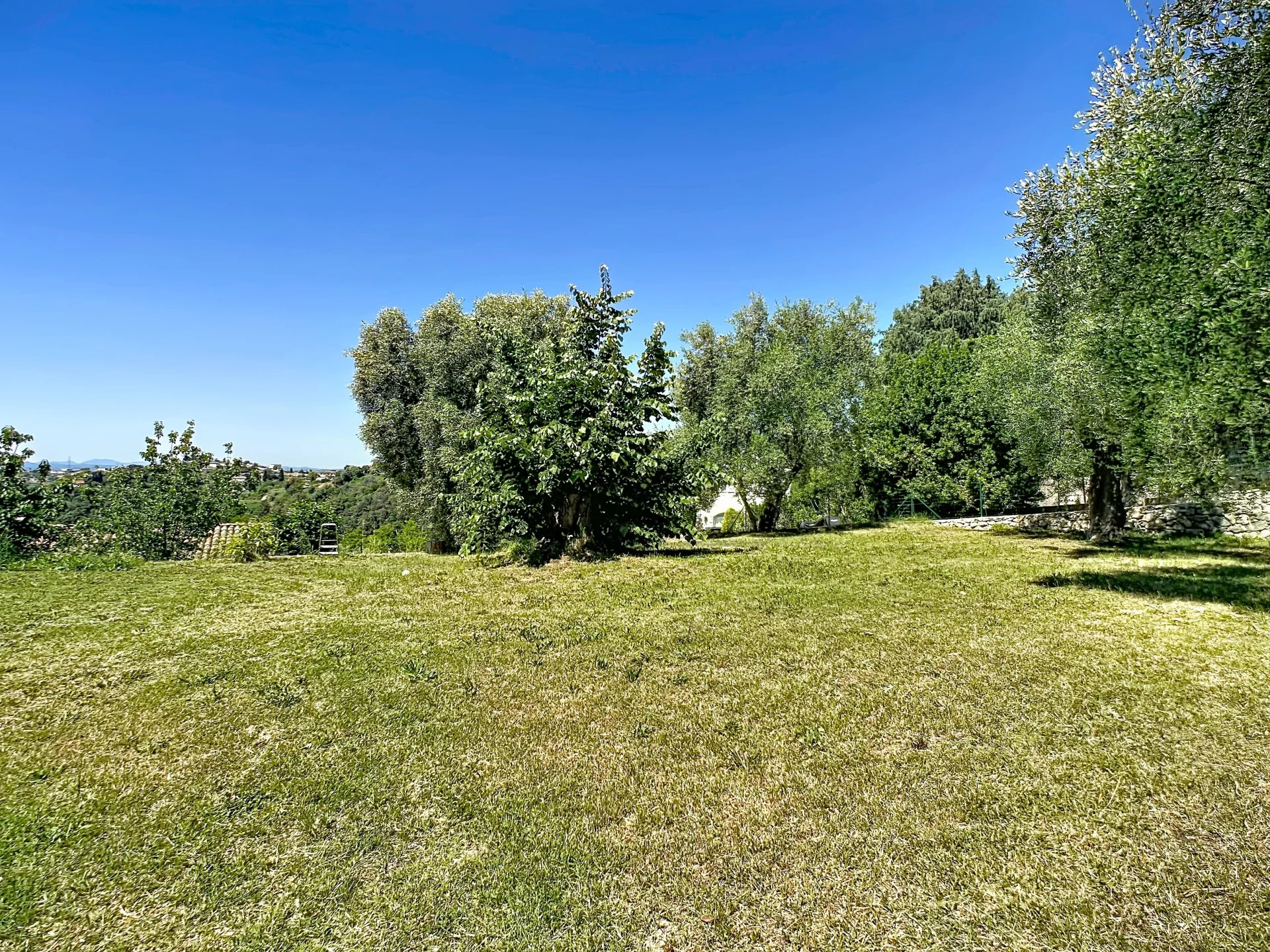 Nice - St Pancrace - Terrain