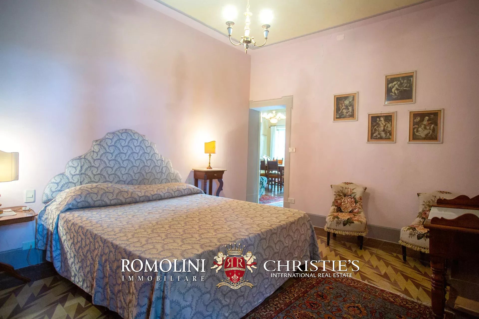 7 Bedroom Villa/Townhouse's Image 34