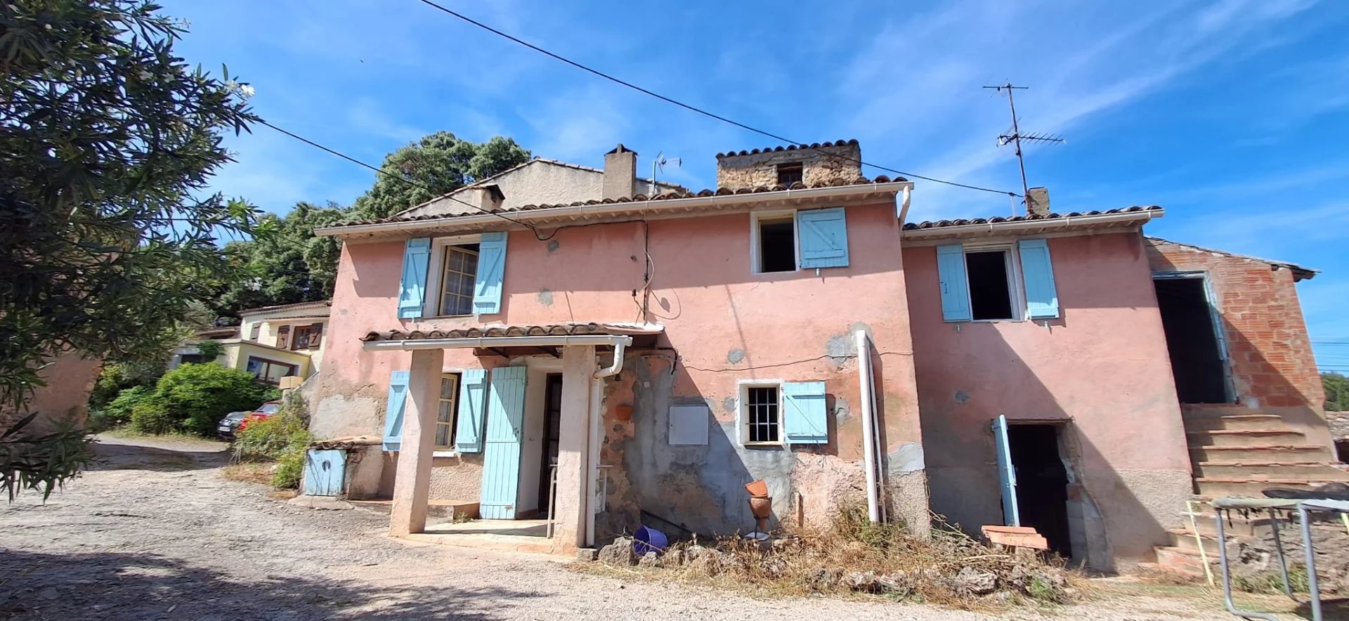 LES ARCS - VILLA A RENOVER
