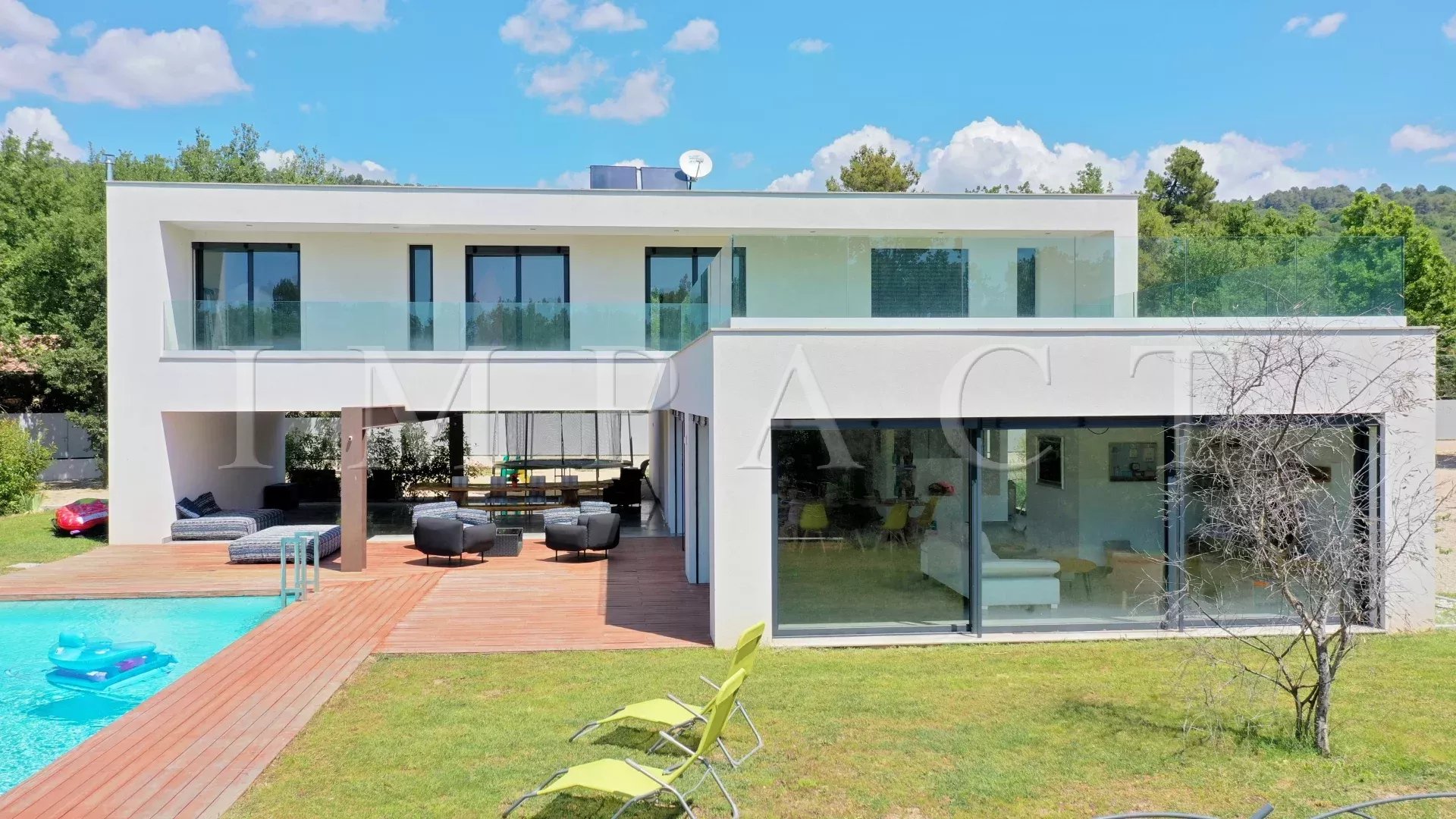 Villa avec piscine à louer SAINT- CEZAIRE-SUR-SIAGNE