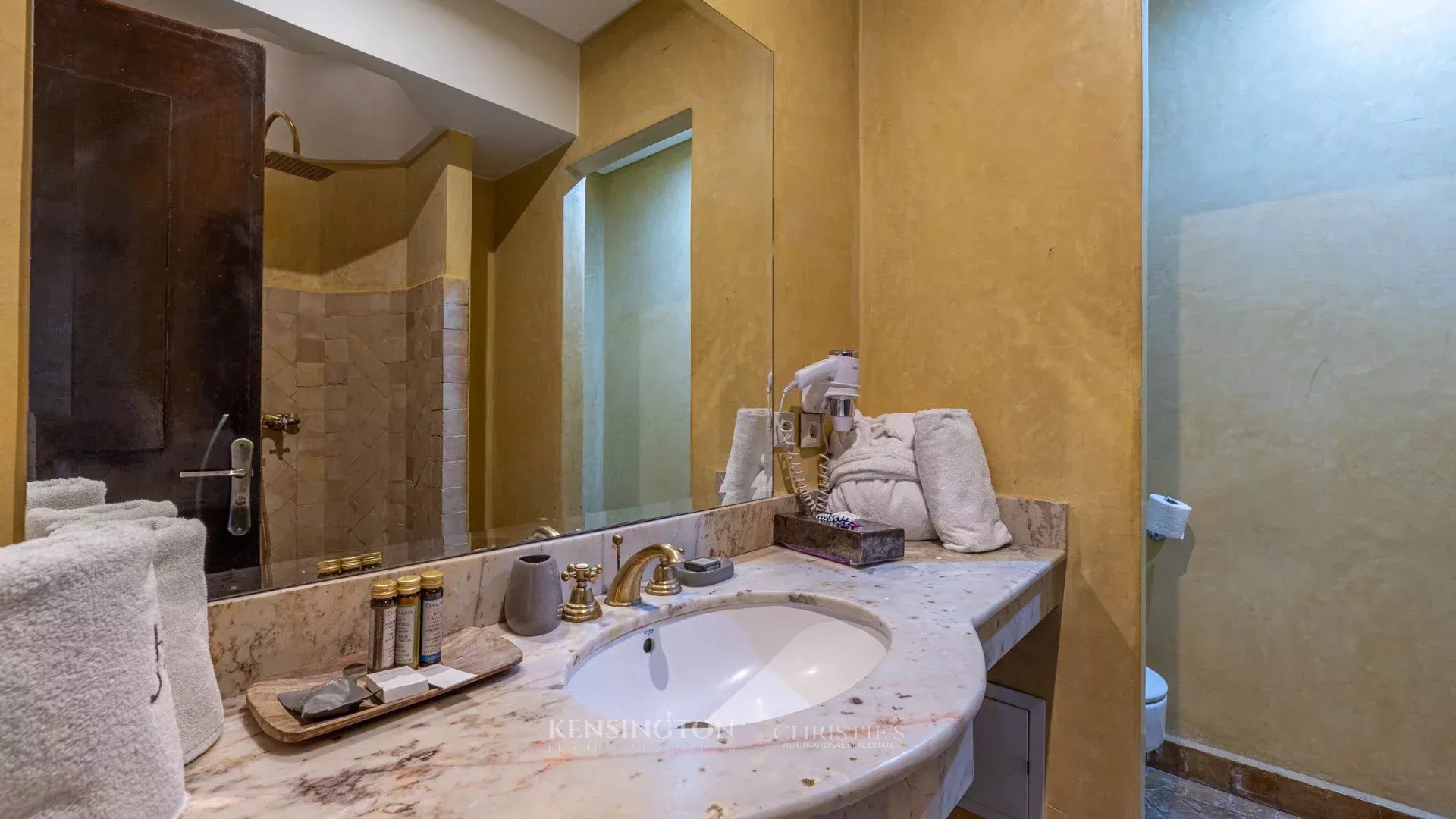 5 Bedroom Villa/Townhouse's Image 30