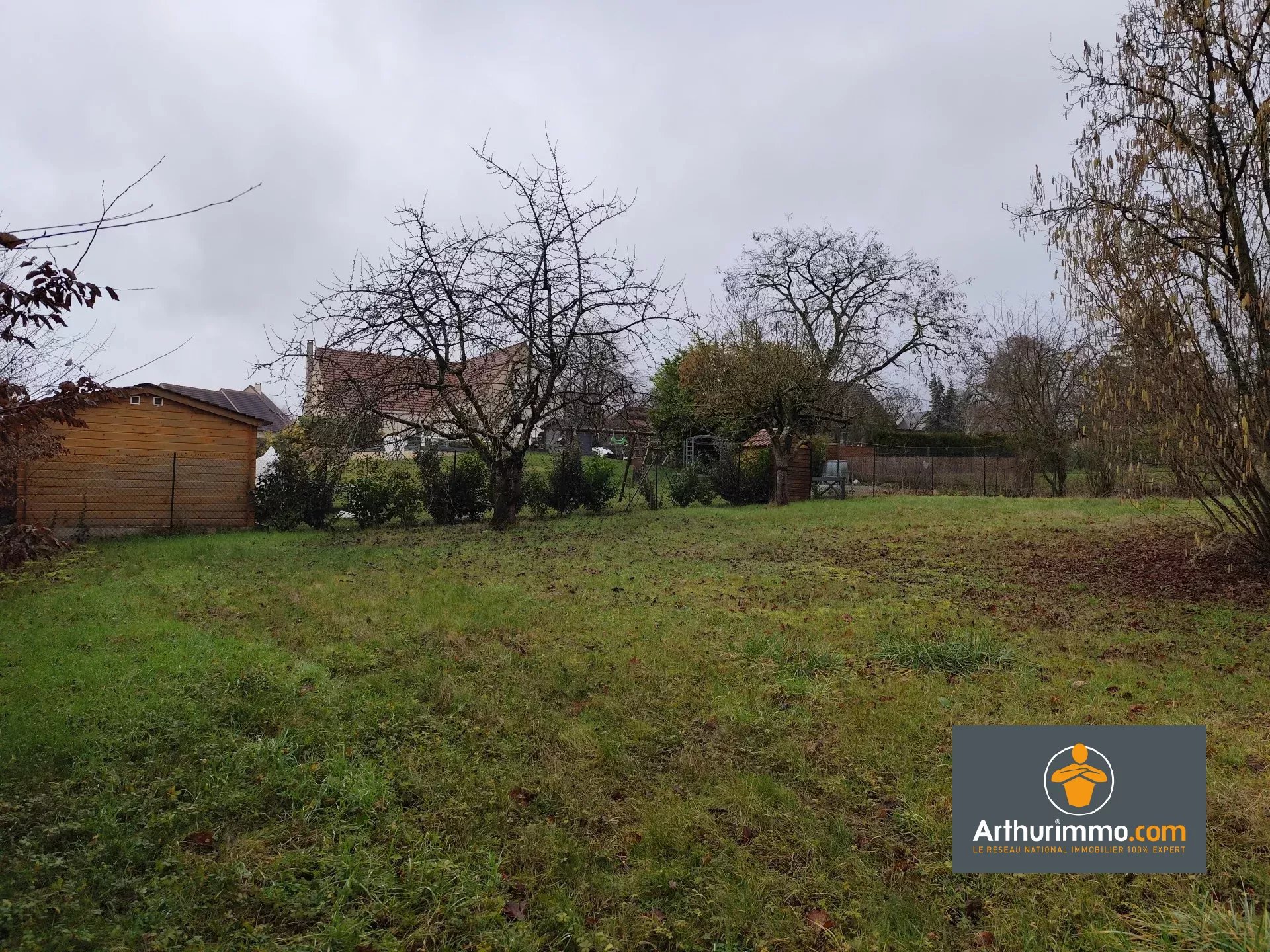 Terrain à bâtir à Villeneuve-sur-Aisne, 700 m²