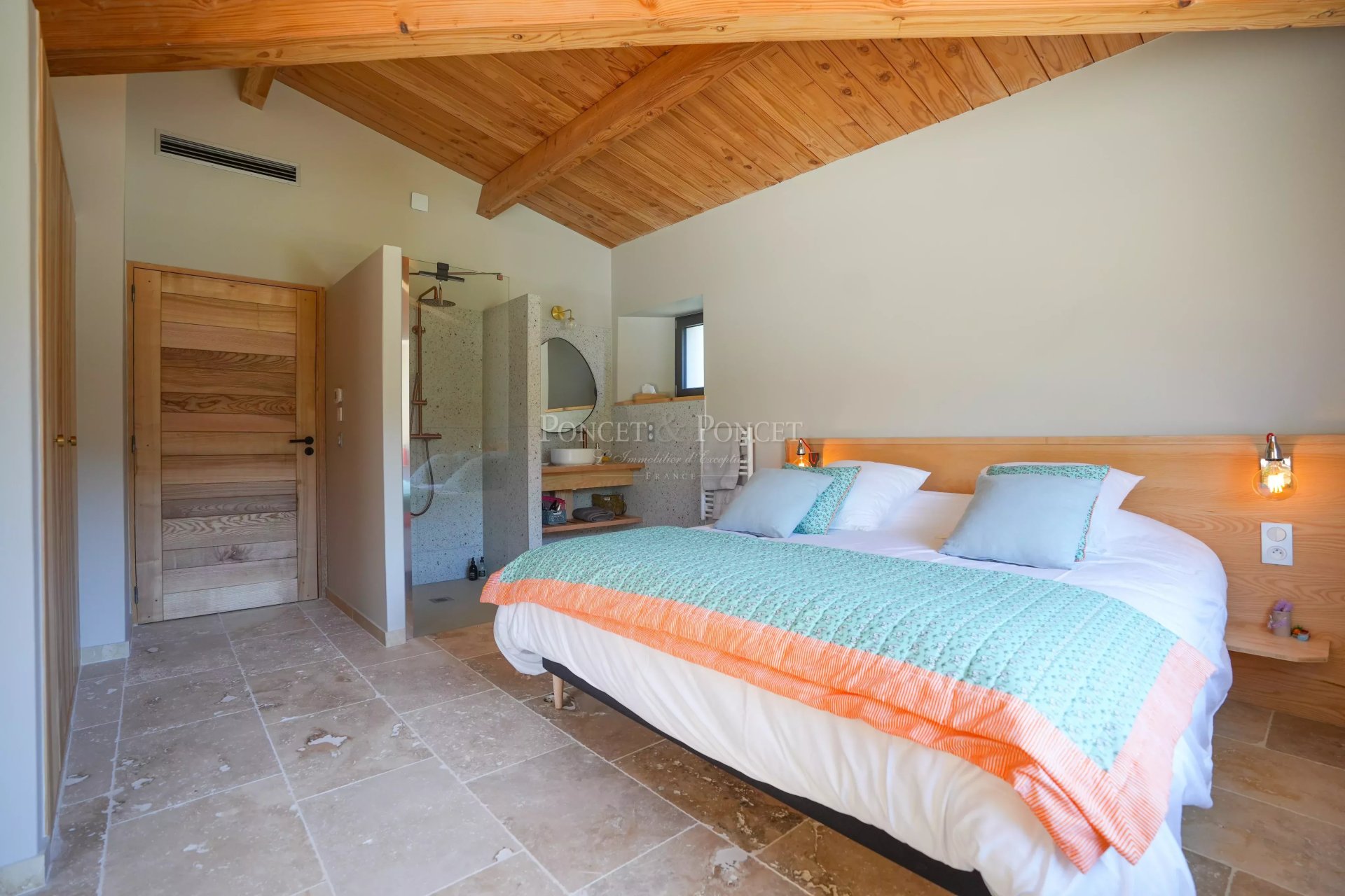 6 Bedroom Villa/Townhouse's Image 11
