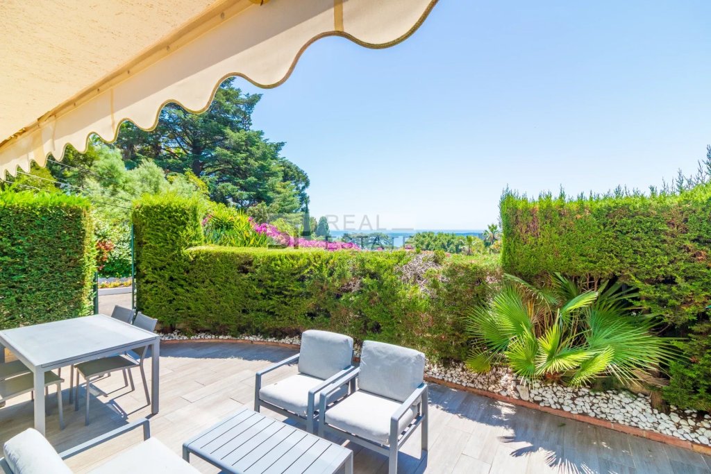 Apartment for sale in Cannes — 2-Bedroom Apartment in Cannes