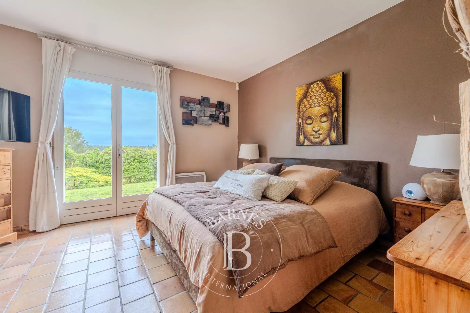 UNDER SALE OFFER - ÉGUILLES – SINGLE-STOREY VILLA – 205 SQM – INDEPENDENT ONE-BEDROOM APARTMENT – POOL – PANORAMIC VIEW – ABSOLUTE TRANQUILITY - picture 28