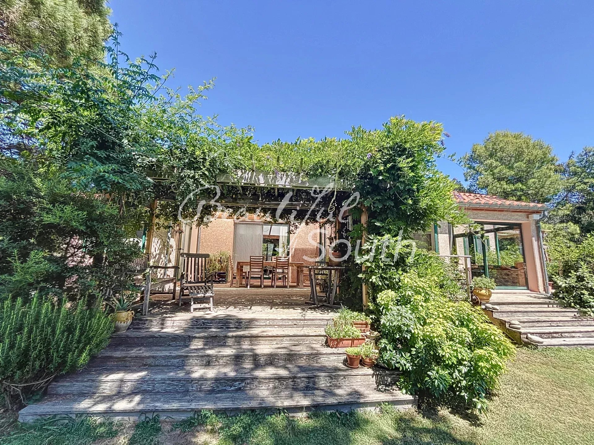 Sale House Estoher