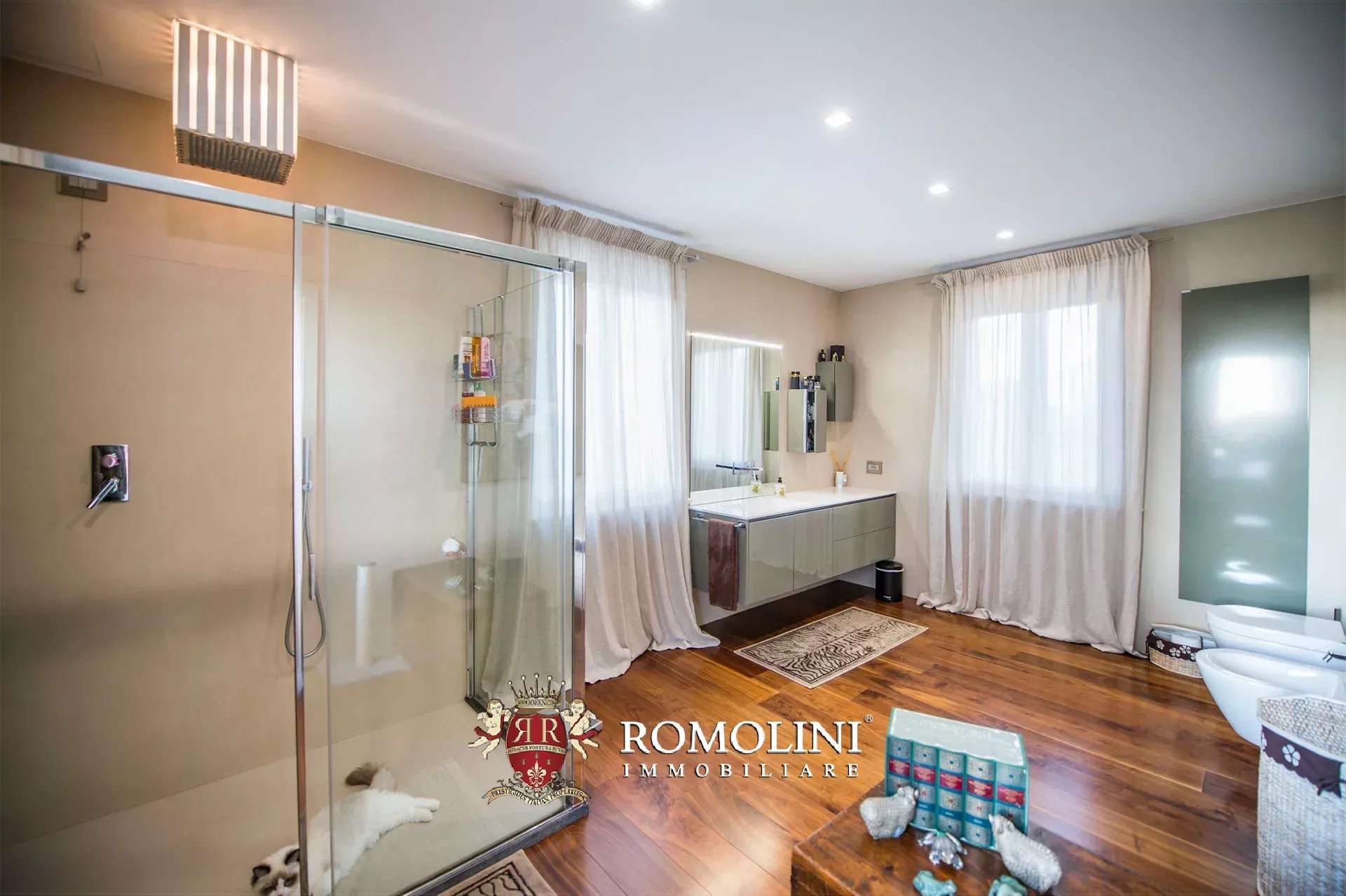 ECO-FRIENDLY VILLA FOR SALE NOT FAR FROM THE SEA, PISA, TUSCANY