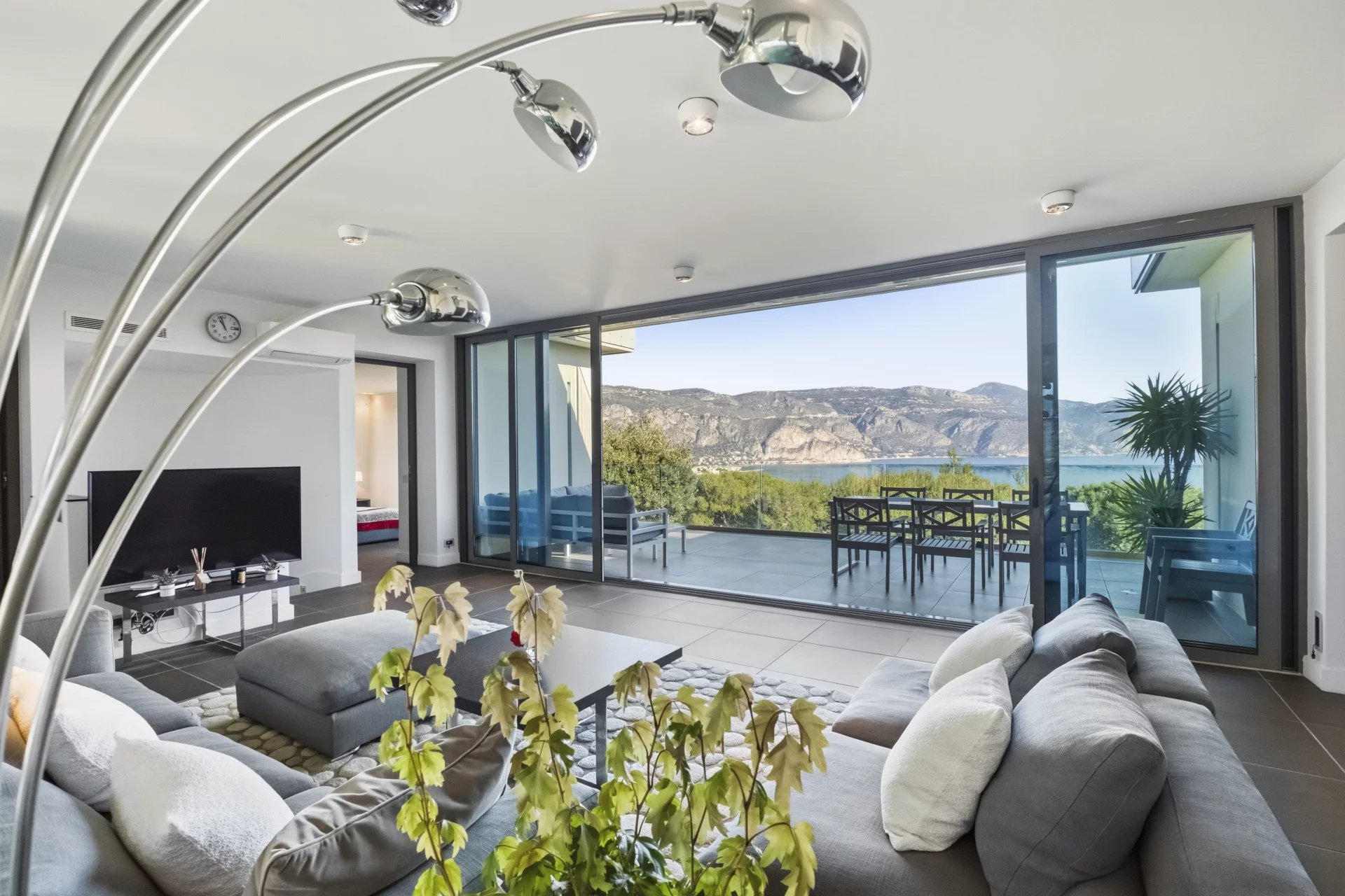 Modern 5-bedroom villa with open views and pool