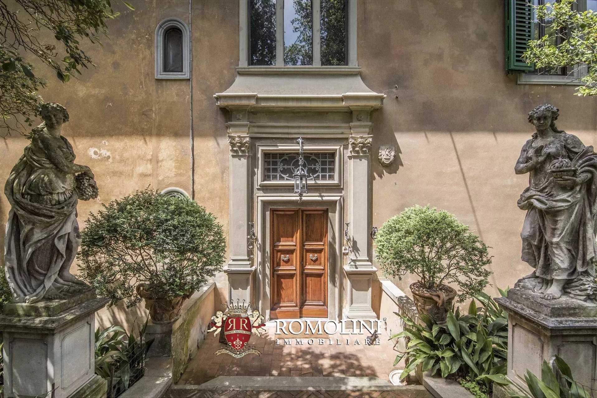 8 Bedroom Villa/Townhouse's Image 12