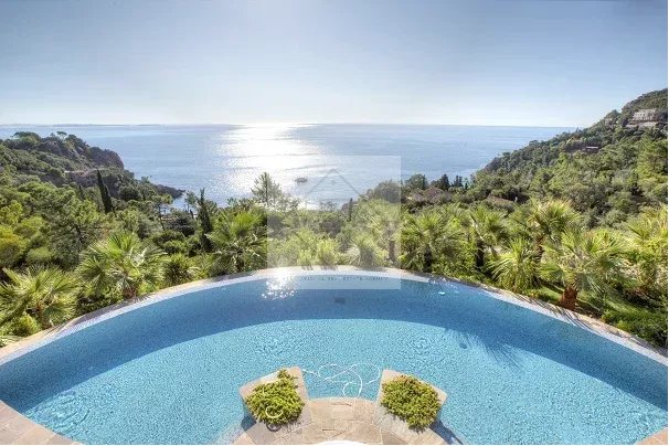 VILLA THÉOULE SUR MER
