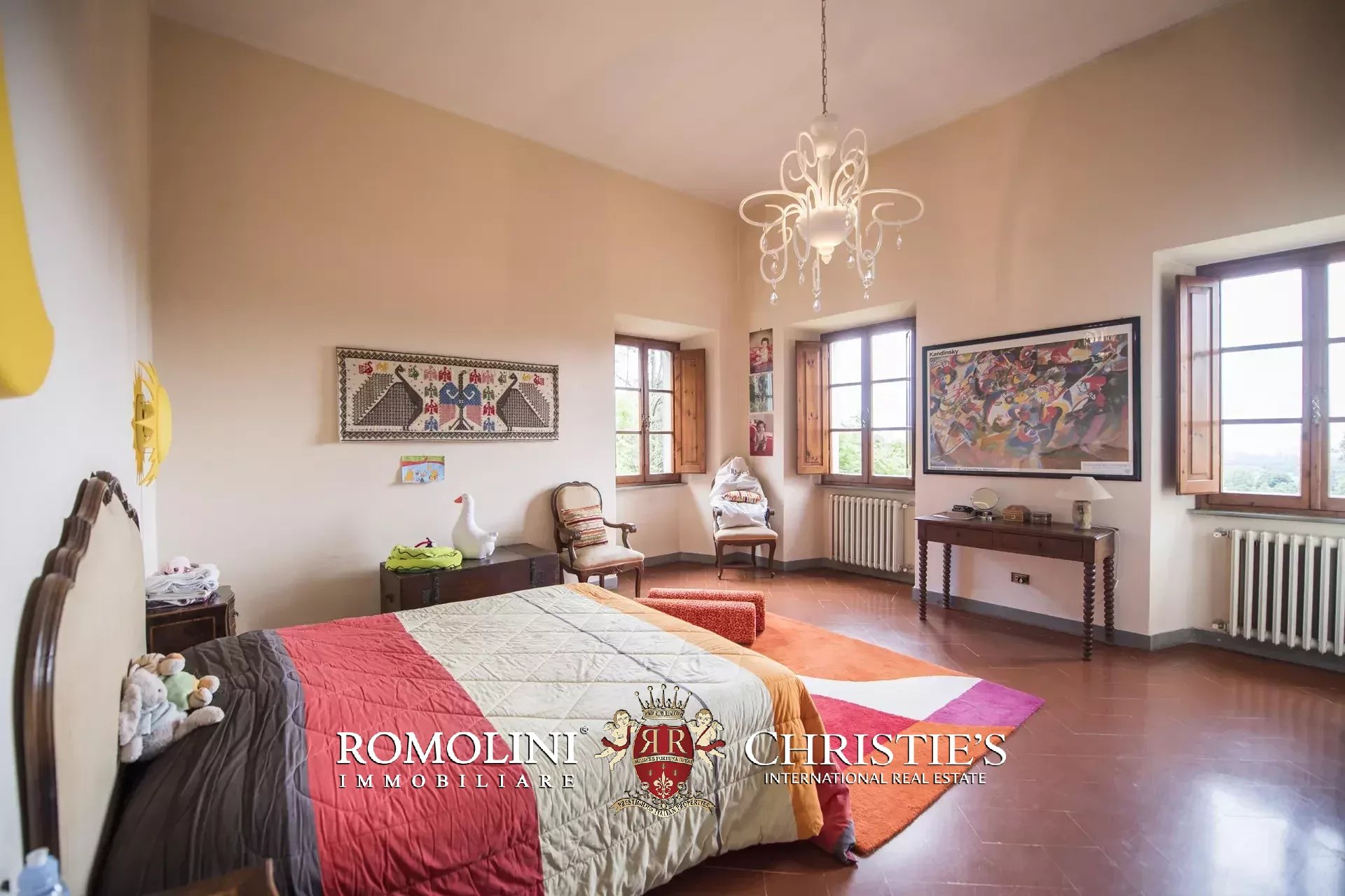 6 Bedroom Villa/Townhouse's Image 39