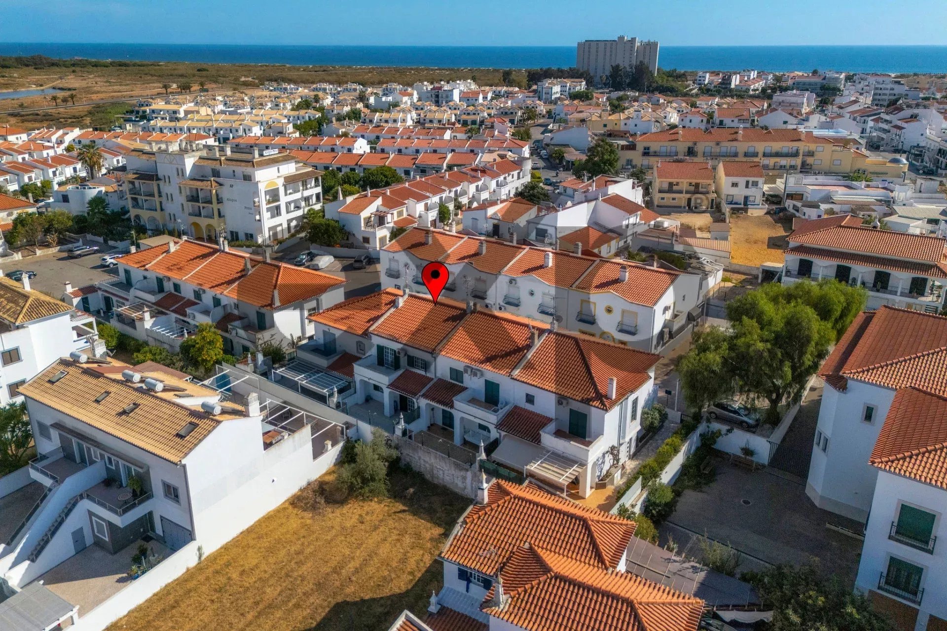 3-Bedroom Beachfront House in the Algarve - Altura 86446840 image 2