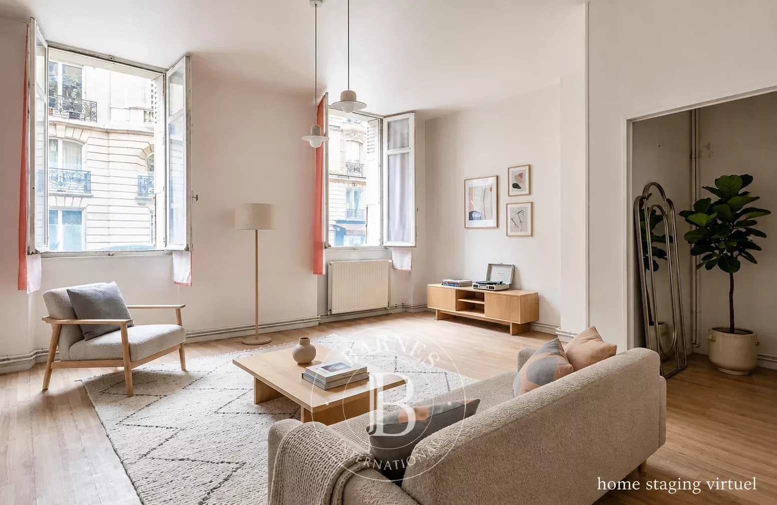 Apartment Paris 75008  -  ref 84080703 (picture 1)