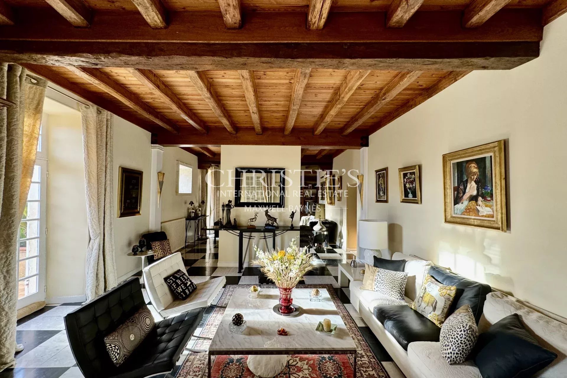 5 Bedroom Villa/Townhouse's Image 6