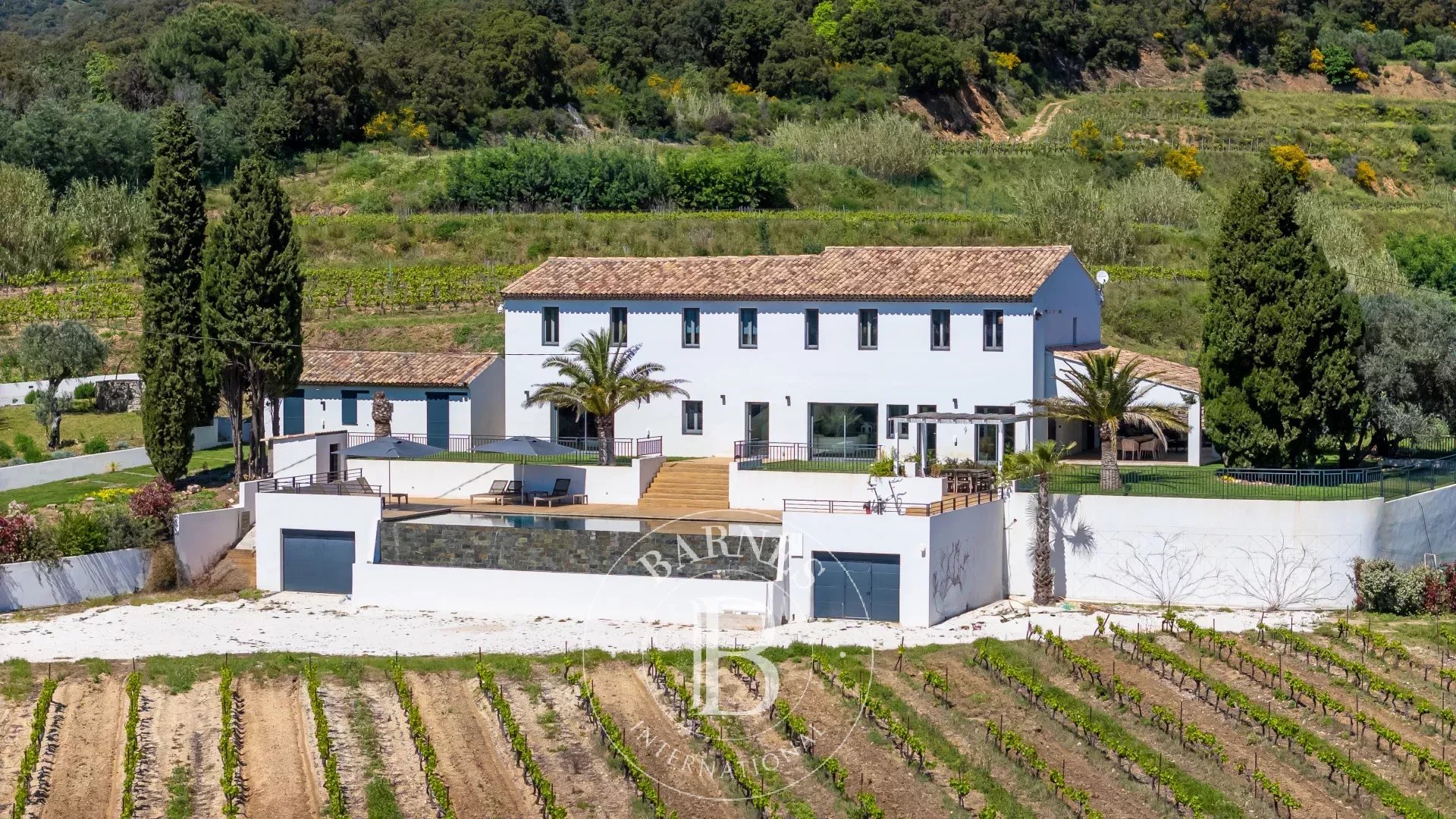 Villa Grimaud  -  ref 85894214 (picture 1)