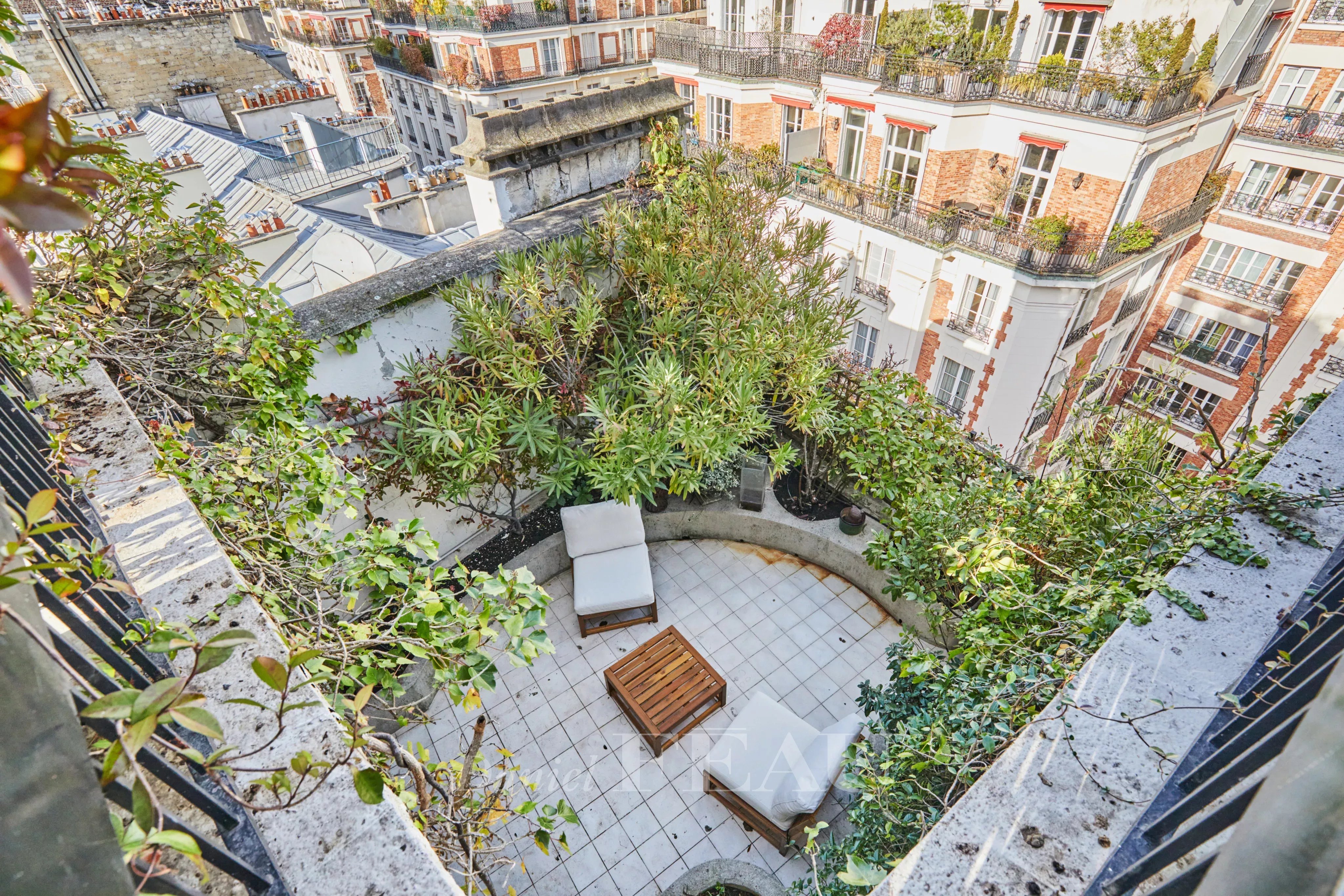 Sale Apartment Paris 16th