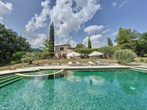 Stonevilla for sale in Fayence with swimming pool and great views — photo 1