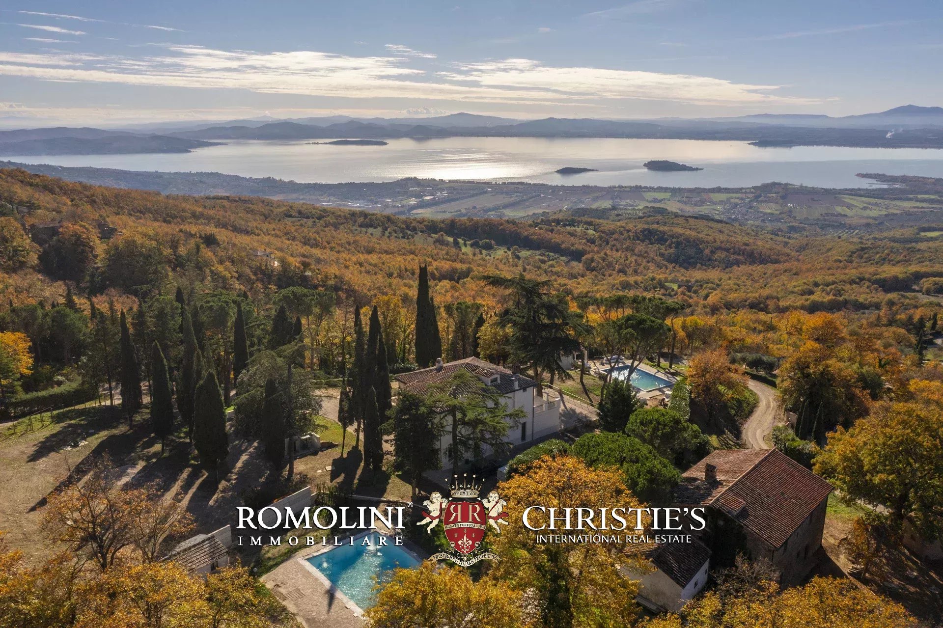 ART-NOUVEAU VILLA FOR SALE IN A PANORAMIC POSITION OVER LAKE TRASIMENO, UMBRIA
