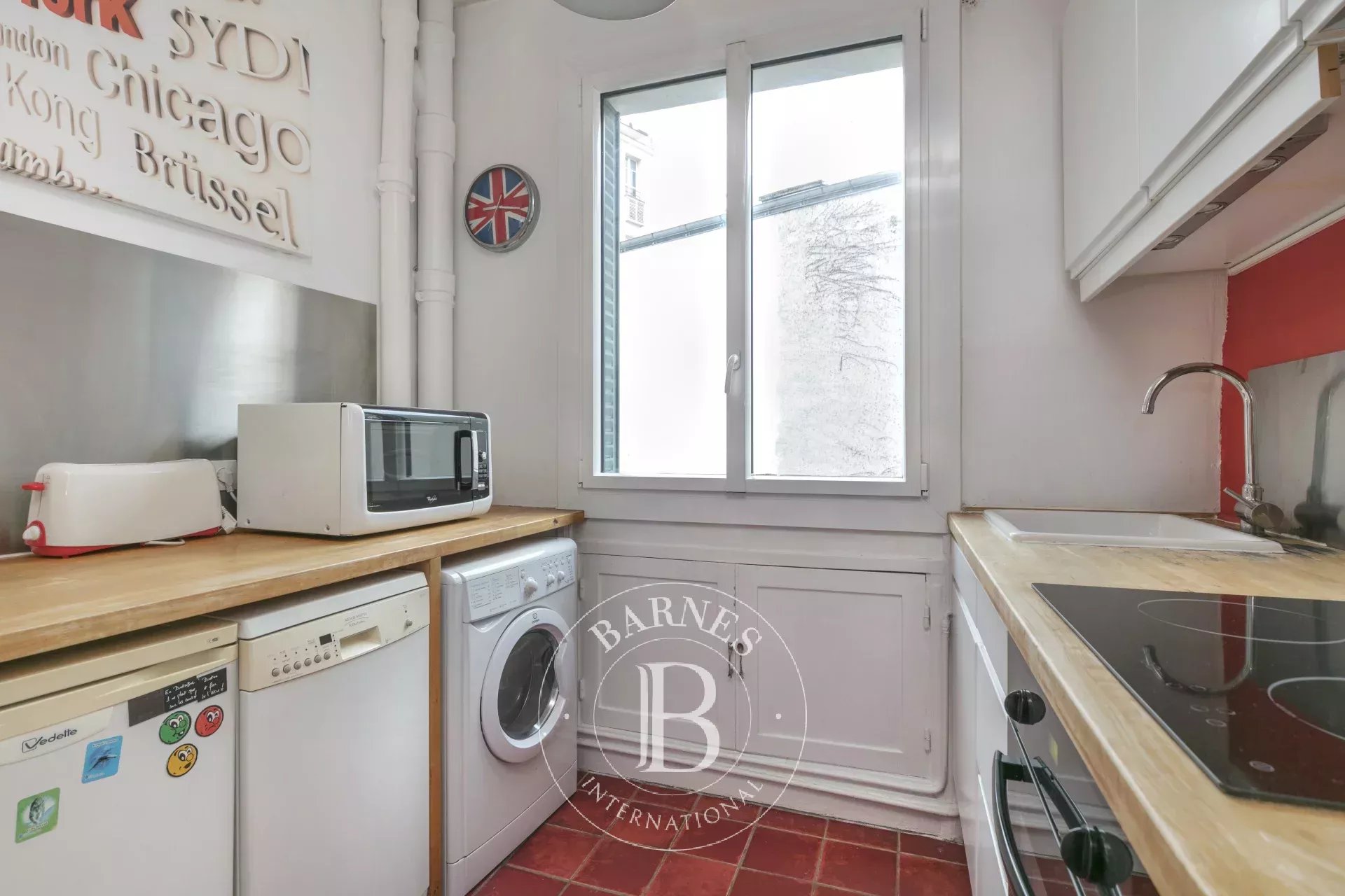 Neuilly-Achille Peretti - 1-bed apartment - Balcony - Within walking distance of the shops and public transport services - picture 5