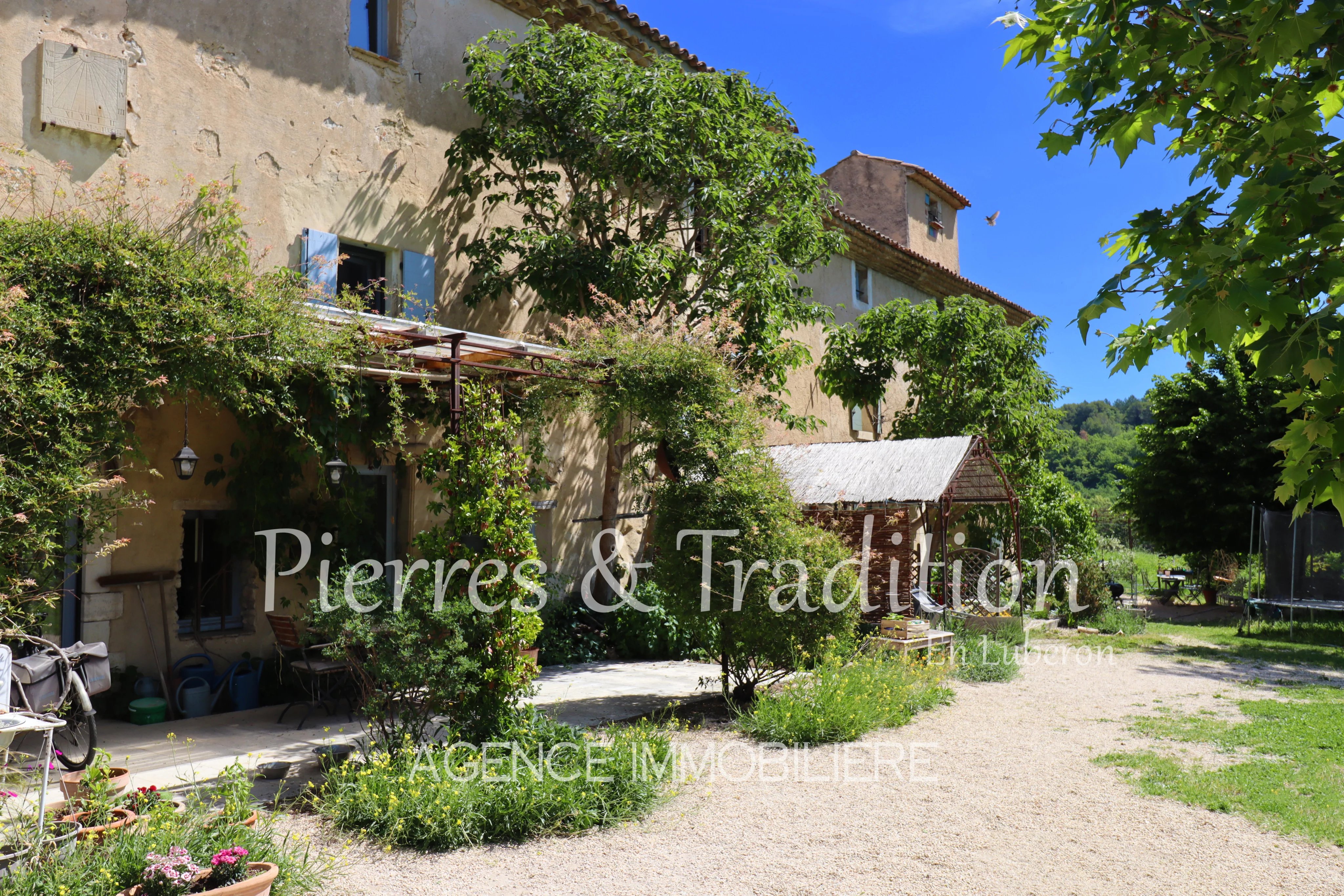Exclusivité – Propriété d’exception de plus de 3,7 hectares au cœur du Luberon