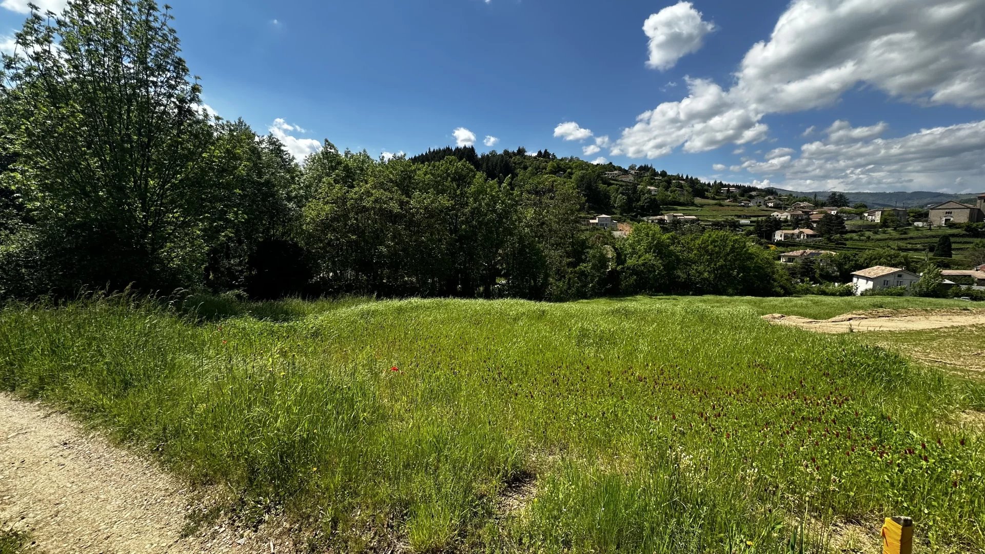 TERRAIN À BÂTIR DÉSAIGNES