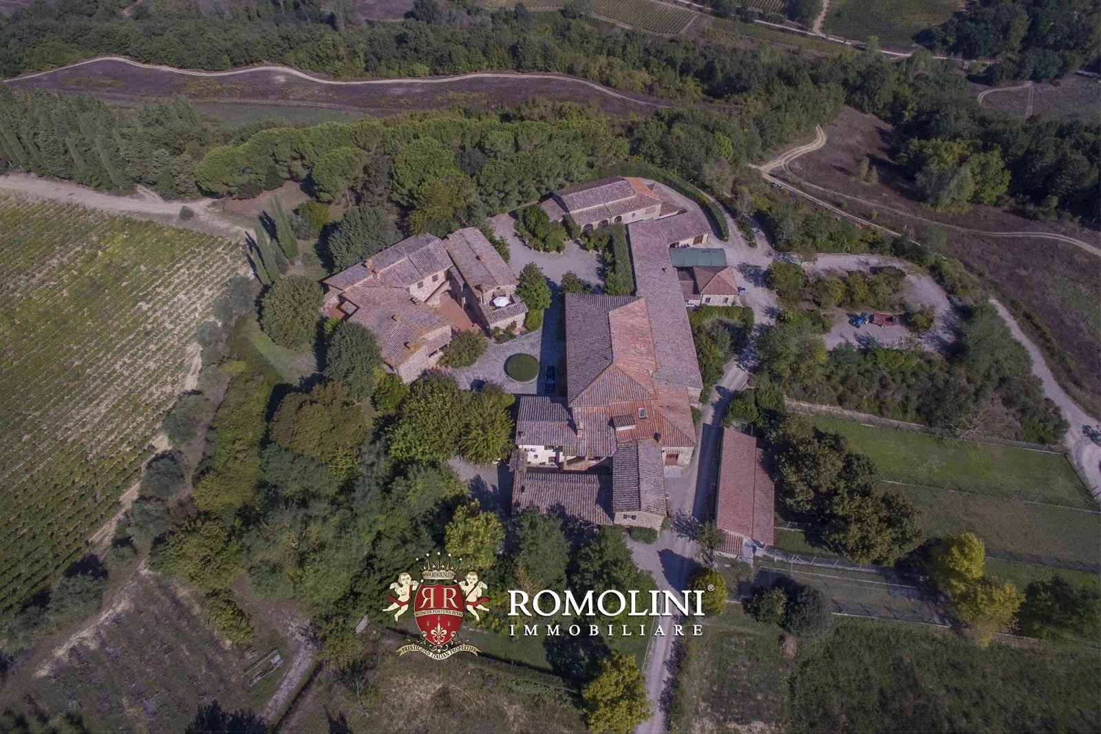 10 Bedroom Vineyard's Image 16
