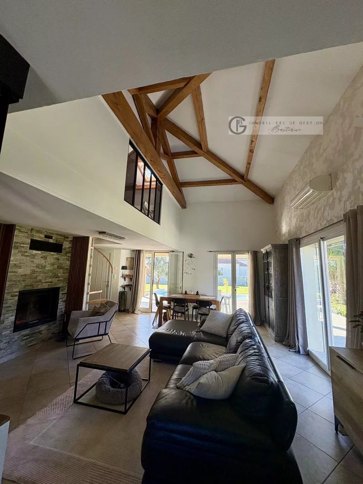 Agence immobilière de 