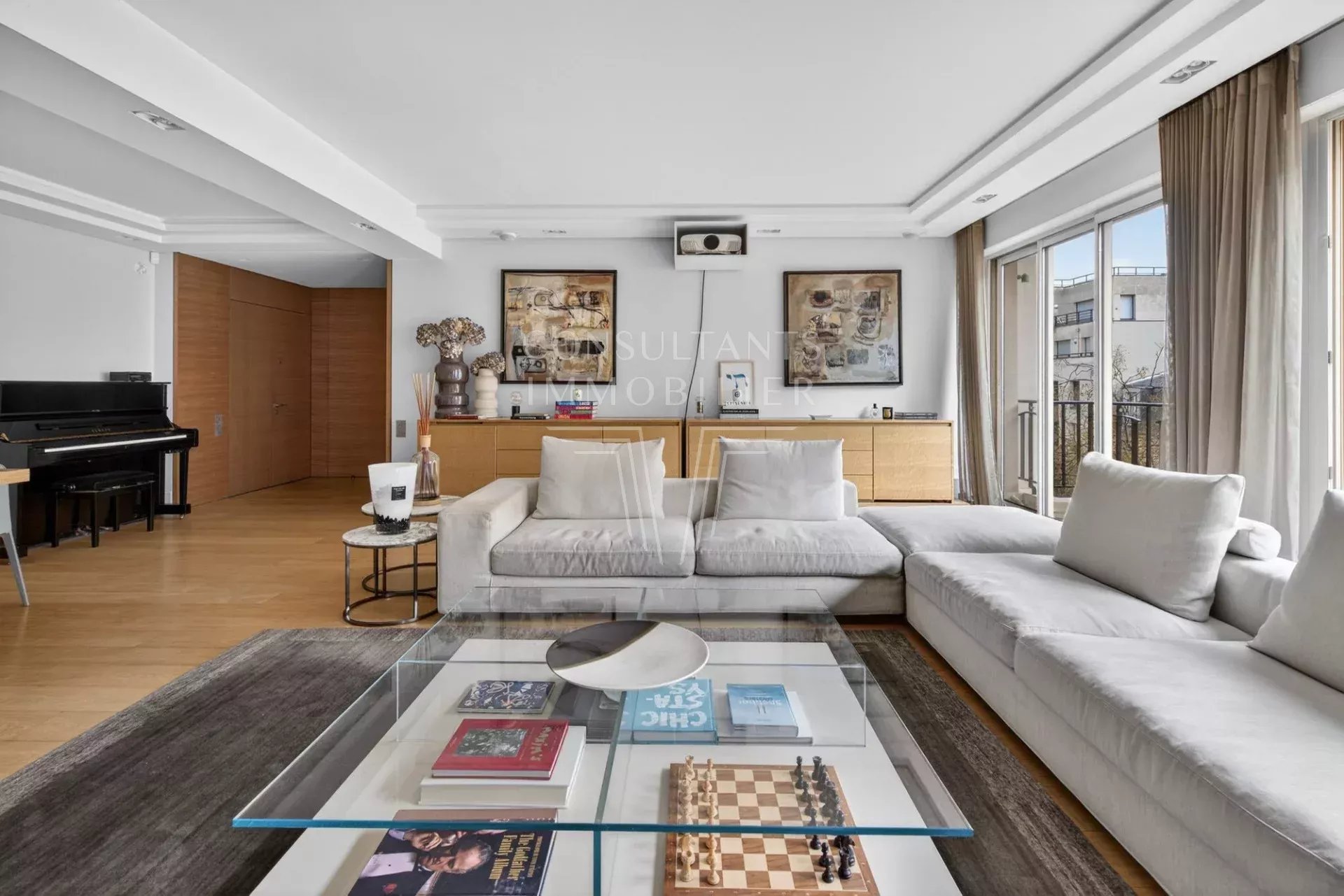 APPARTEMENT ÉTAGE ÉLEVÉ  BALCON OUEST