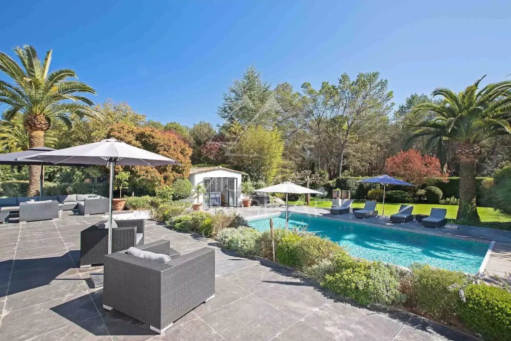Villa for sale in Mougins — Mougins - Villa in a private domain