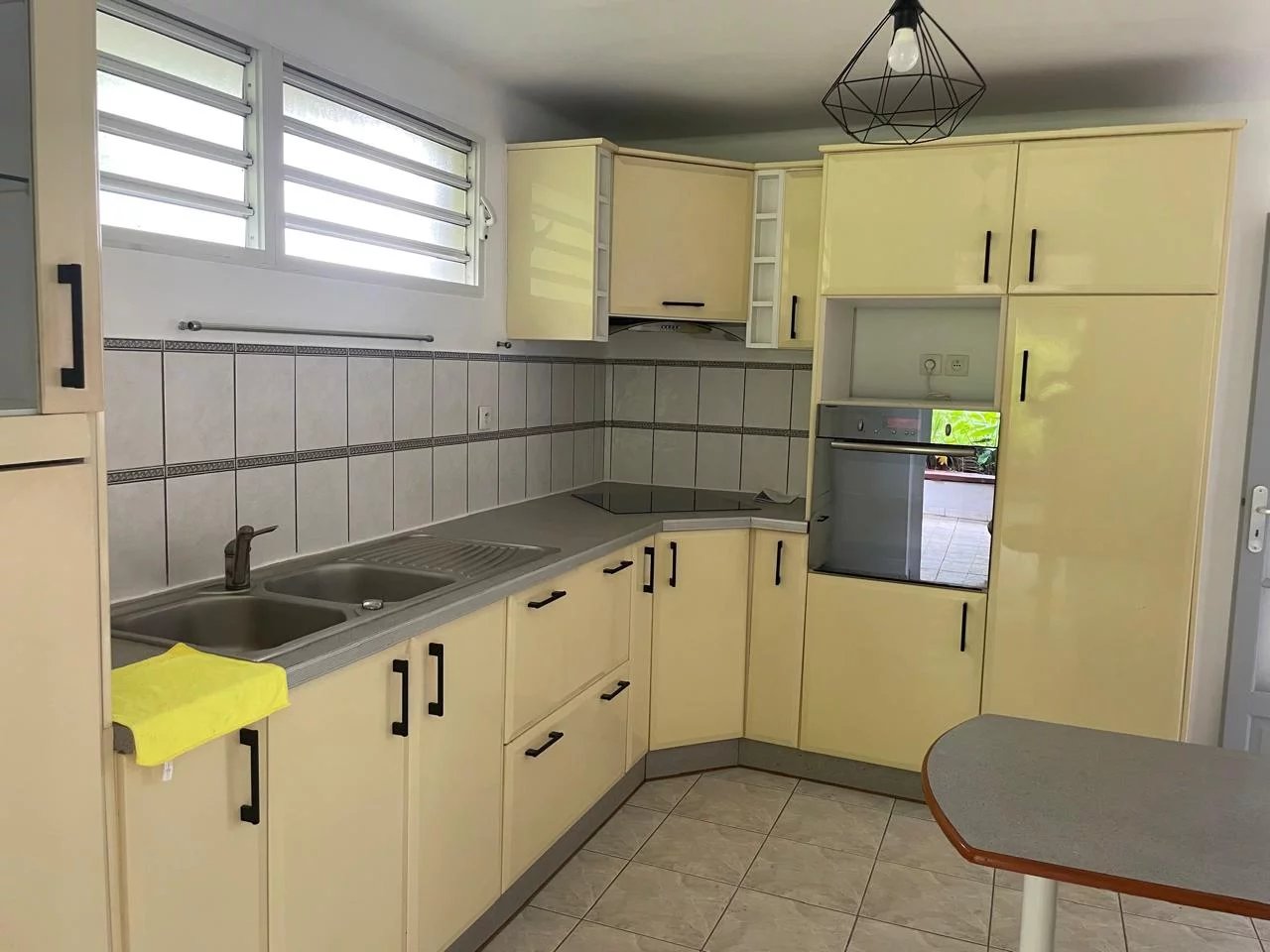 VILLA F4 MEUBLE FORT DE FRANCE