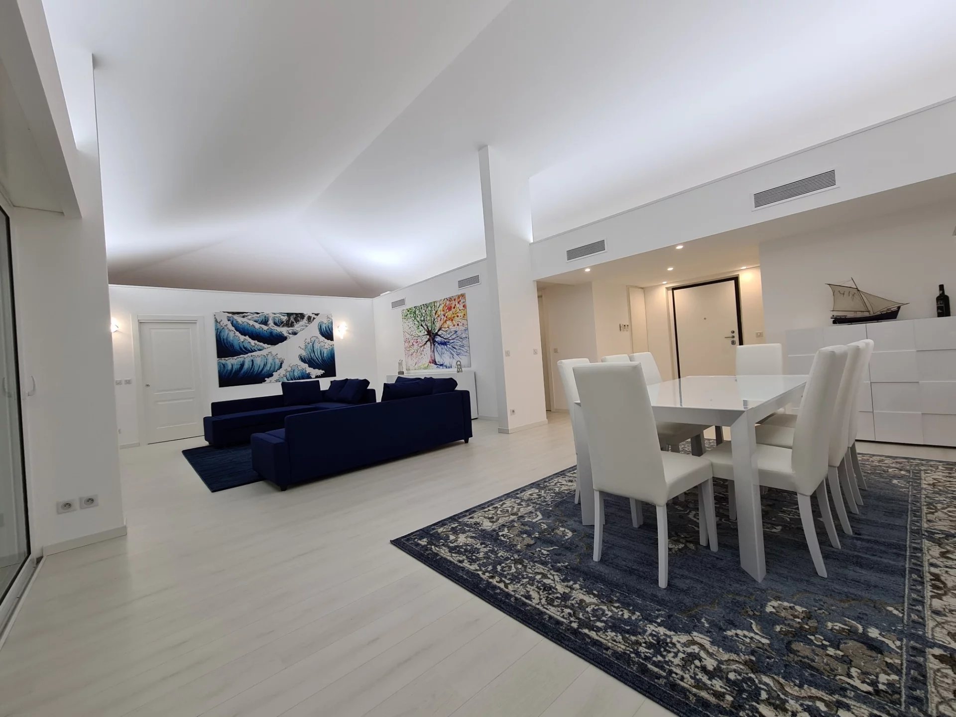 Appartamento eccezionale a Garavan, vista mare panoramica