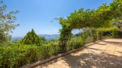 A prime location for this property, set in an elevated position with sea views — photo 5 of 7