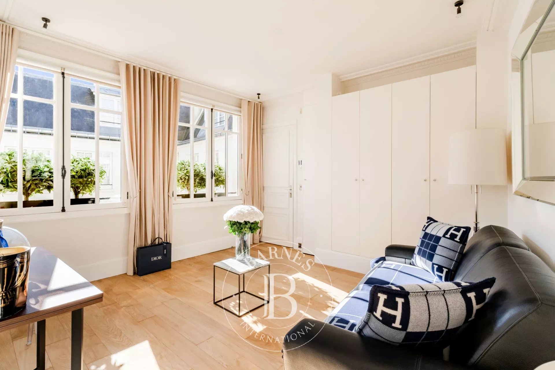 Appartement Paris 75001  -  ref 87107227 (picture 2)