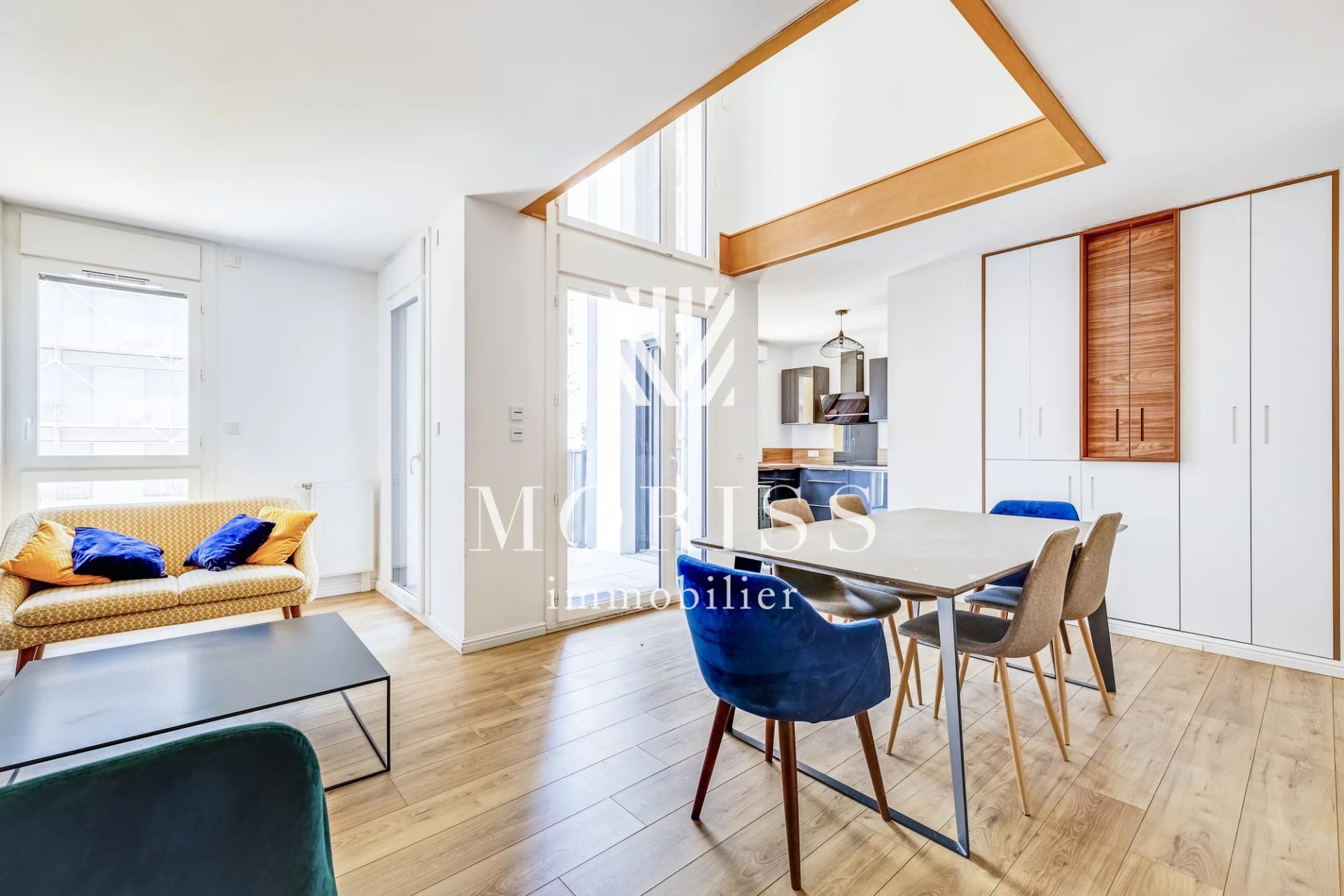 DUPLEX / PLEYEL / LUMINEUX / BALCON / PARKING - Image Array